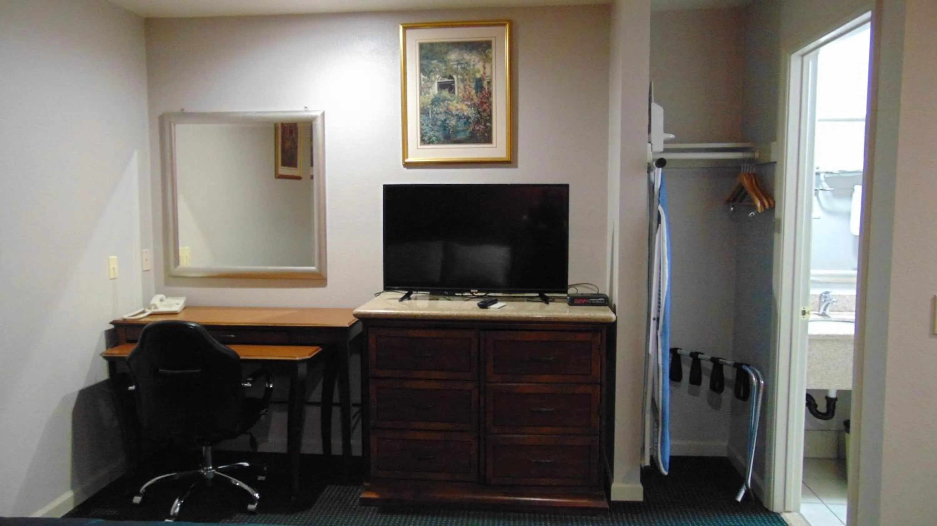 Entertainment in Corcoran Country Inn