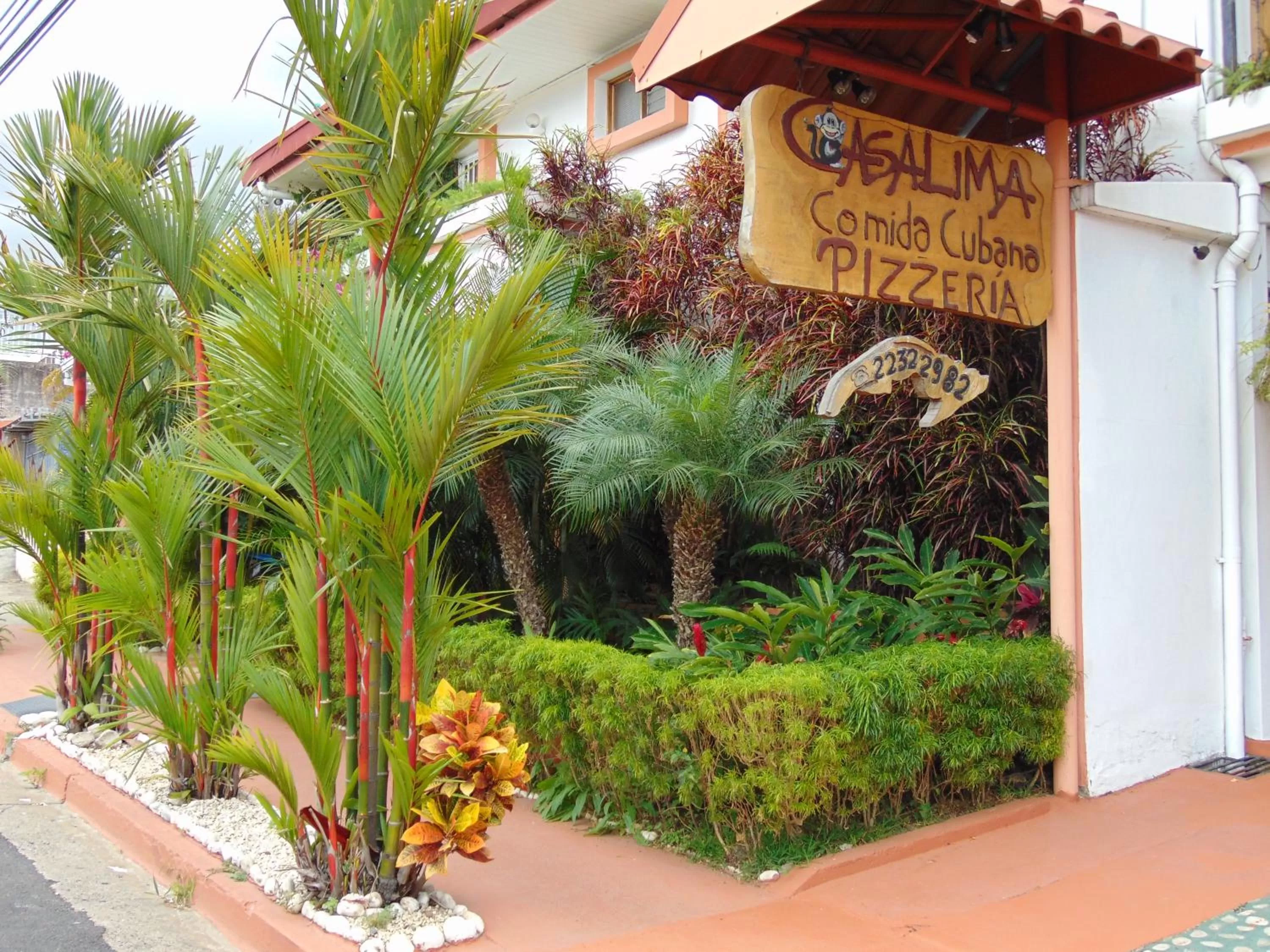 Facade/entrance in Casa Lima B&B