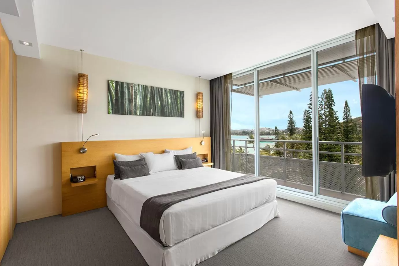 Bedroom, Bed in Chateau Royal Beach Resort & Spa, Noumea