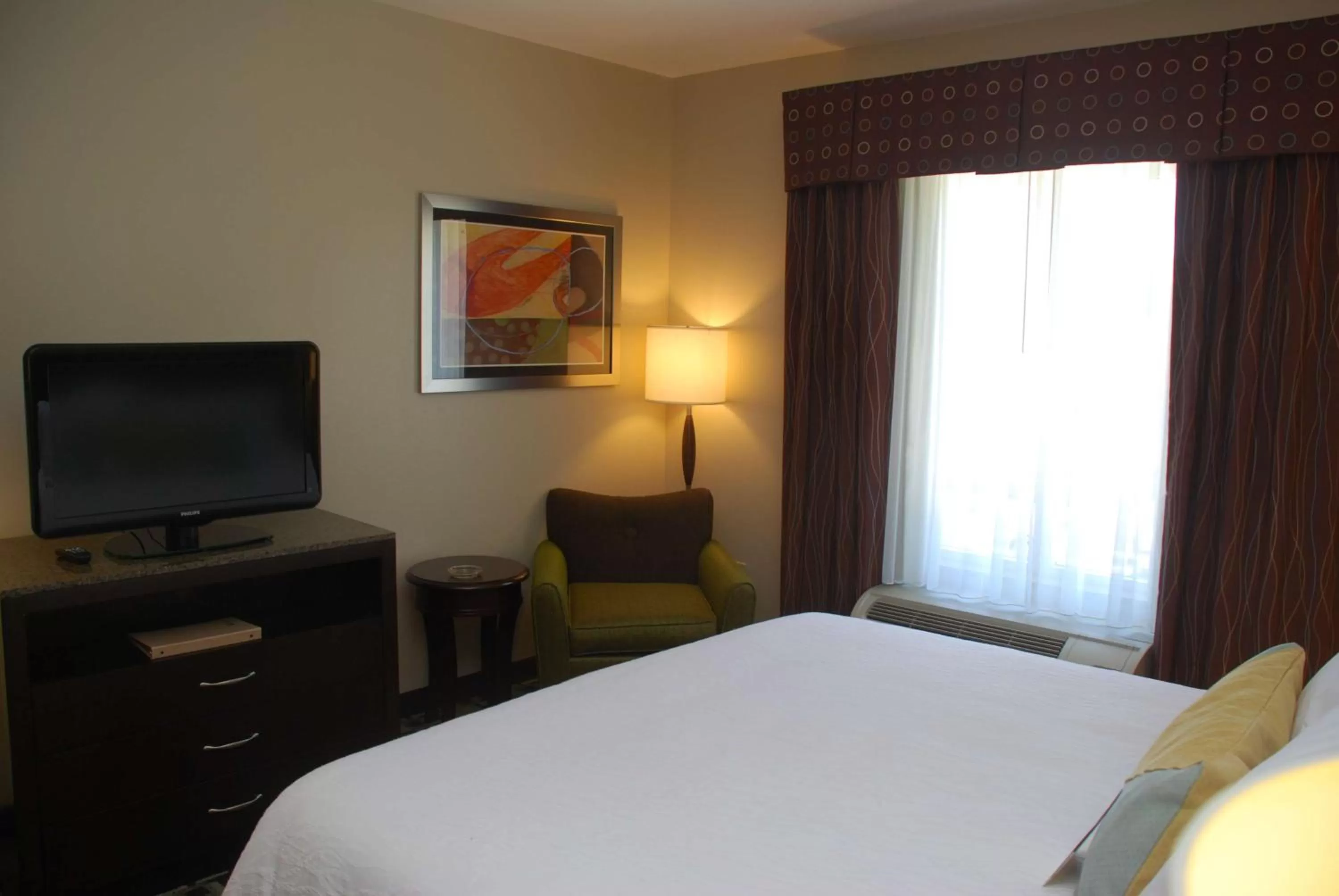 Bed in Hilton Garden Inn Birmingham/Trussville