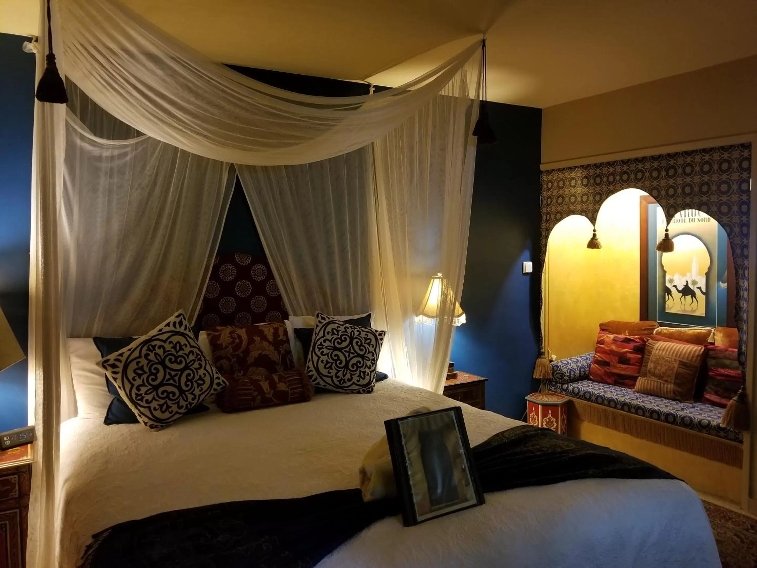 Bed in El Morocco Inn & Spa