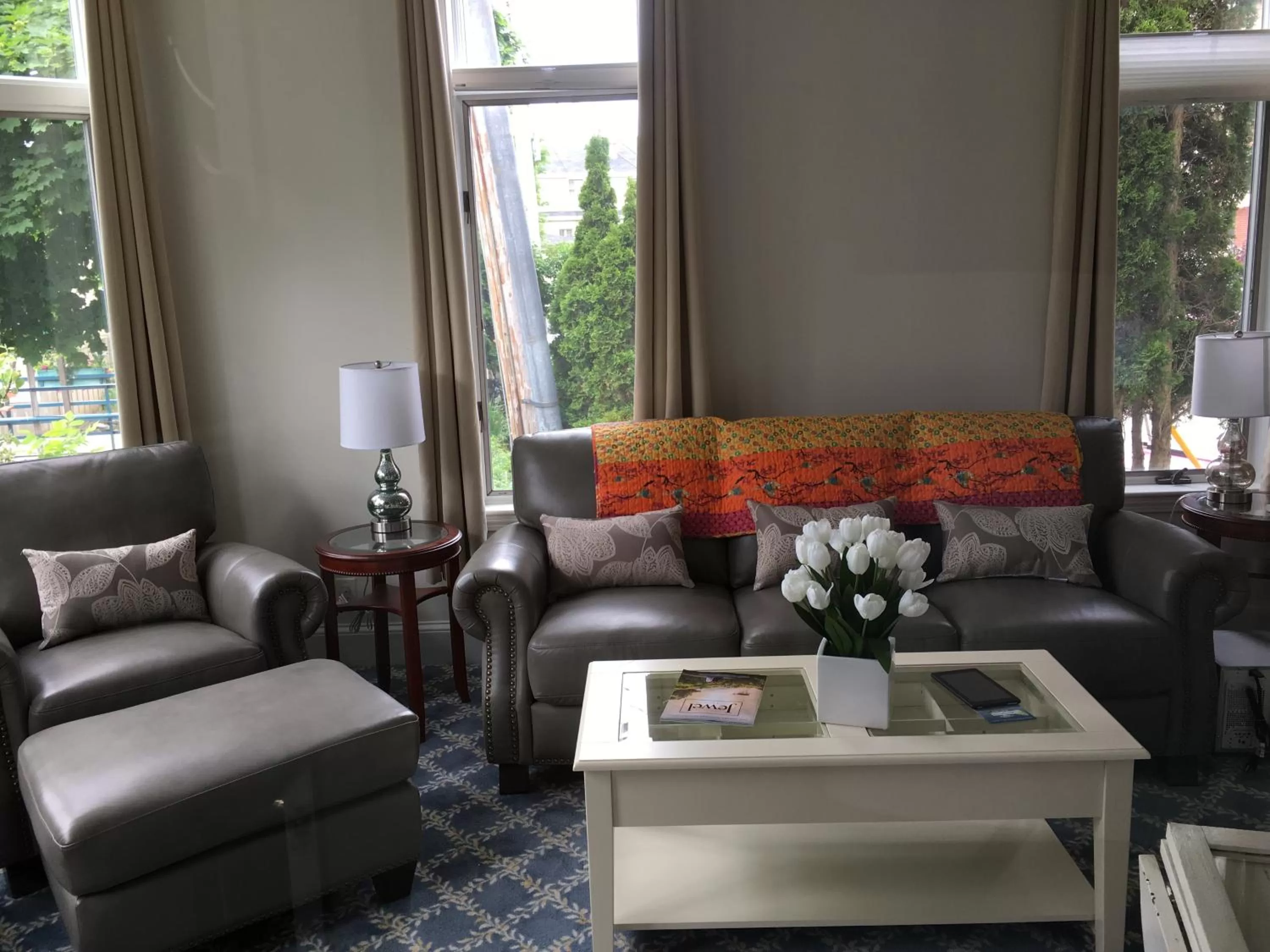 Patio in Camden Riverhouse Hotel and Inn