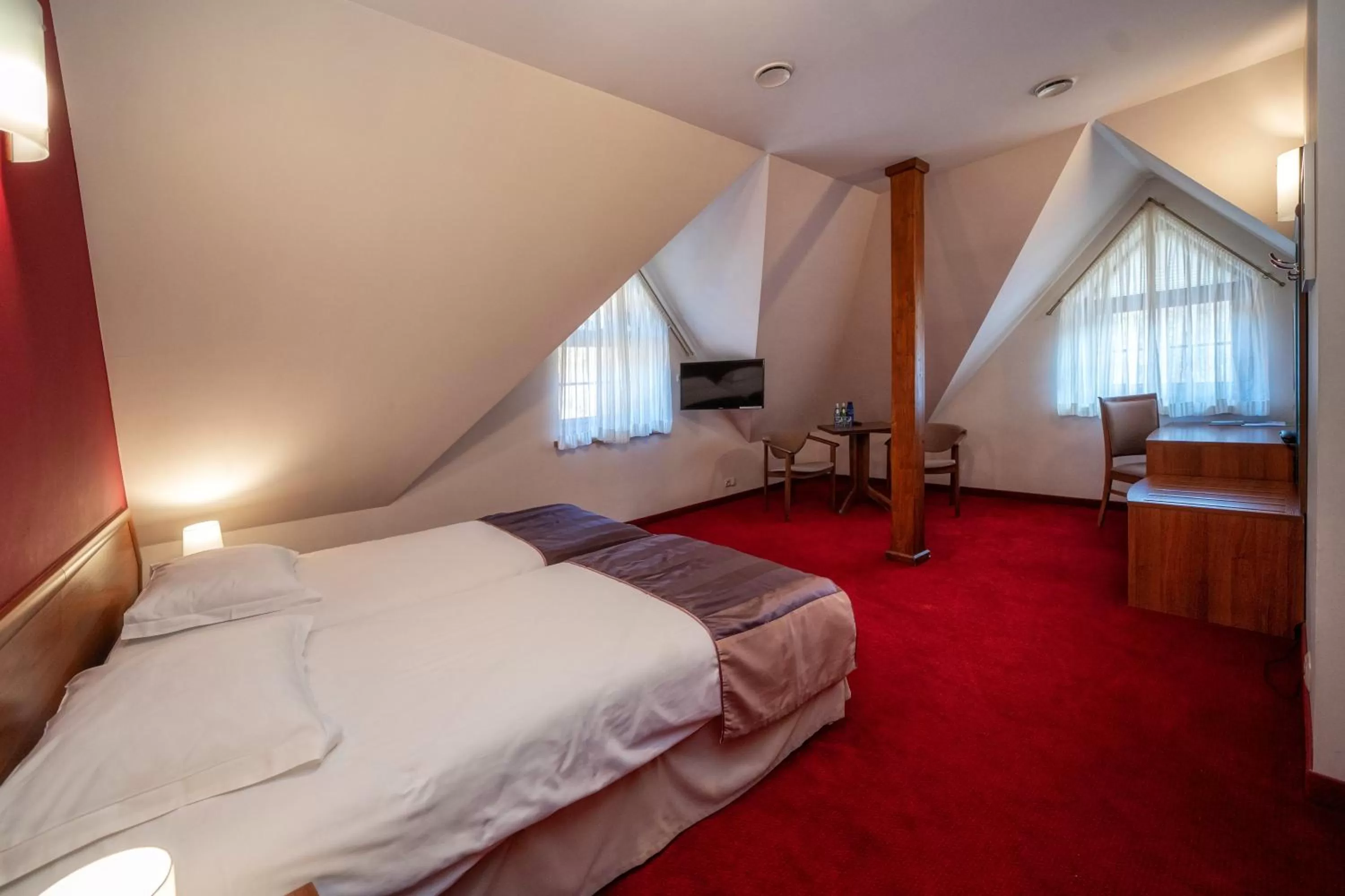 Bed in Pokoje w Oberży Czarny Groń