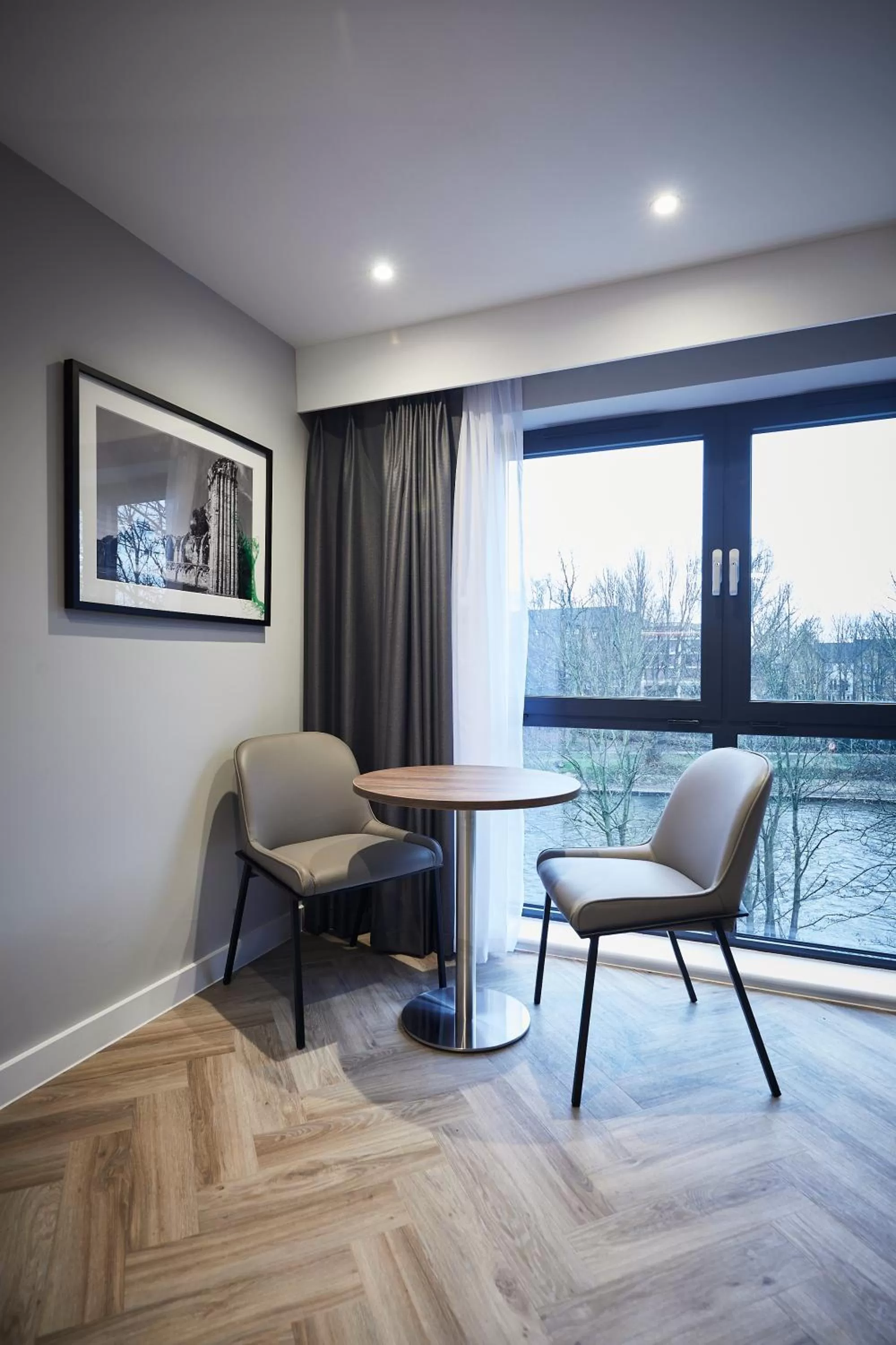 Dining area in Roomzzz York City