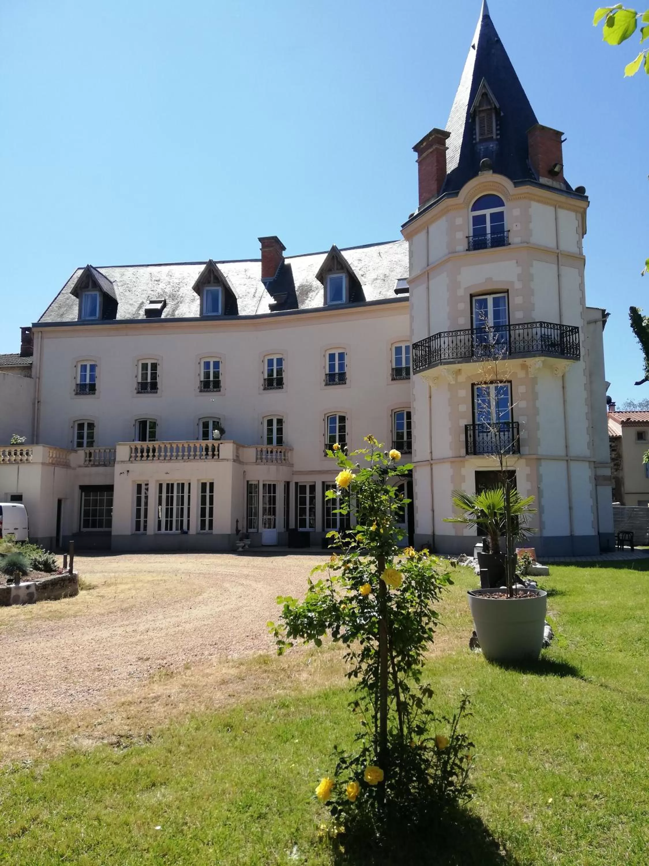 Property building in Château Les 4 Saisons