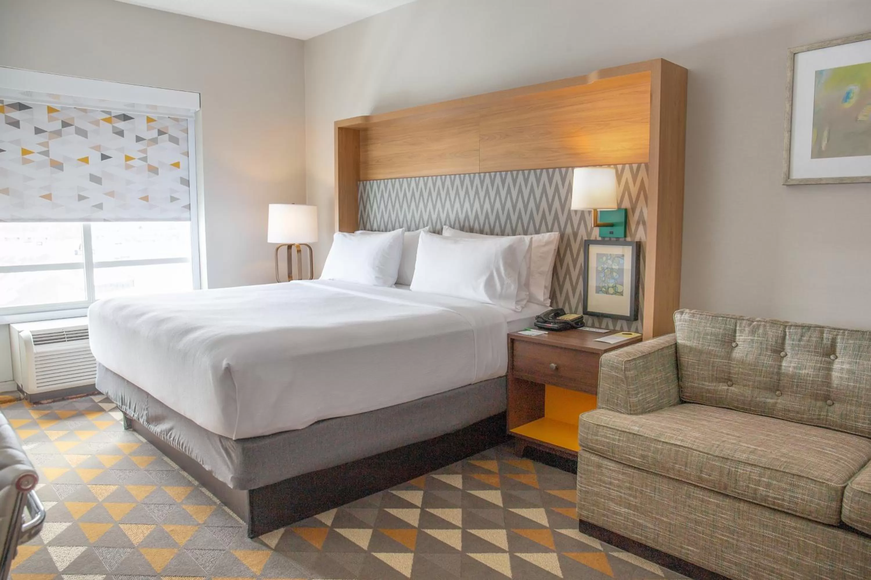 Bedroom, Bed in Holiday Inn Toledo - Maumee I-80/90 by IHG