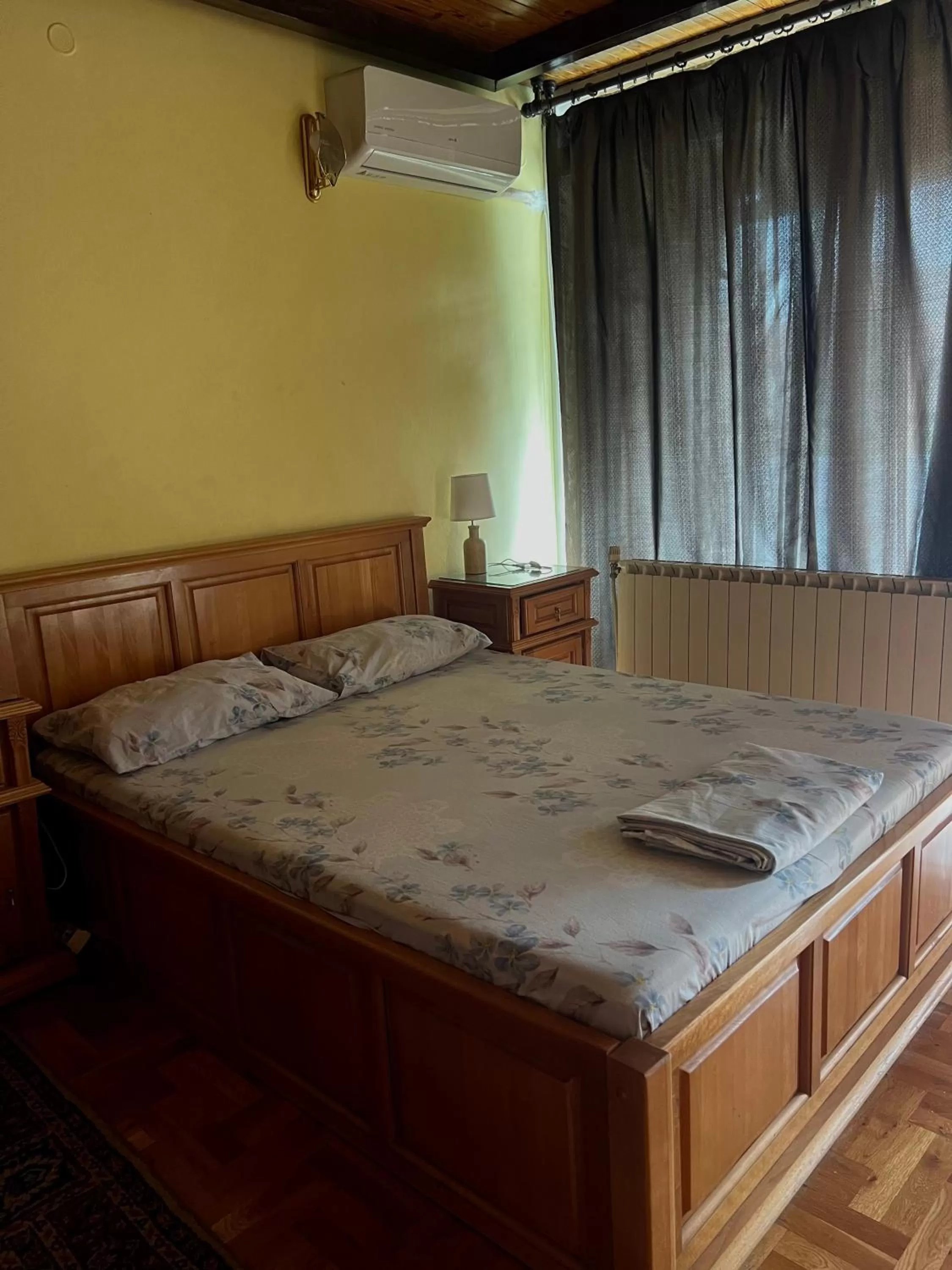 Bed in Stivan Iskar Hotel