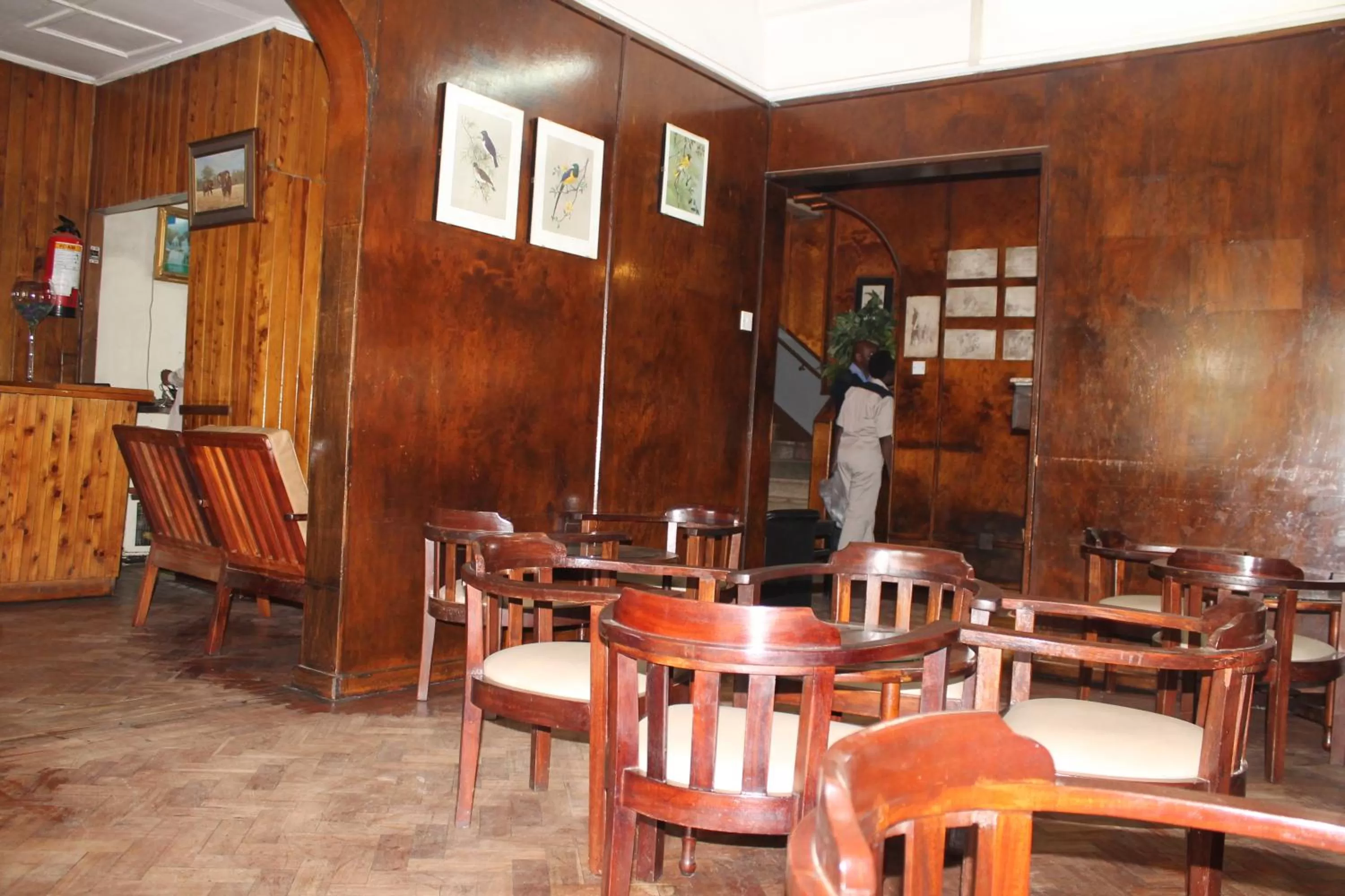 Restaurant/places to eat in The Oakwood Hotel