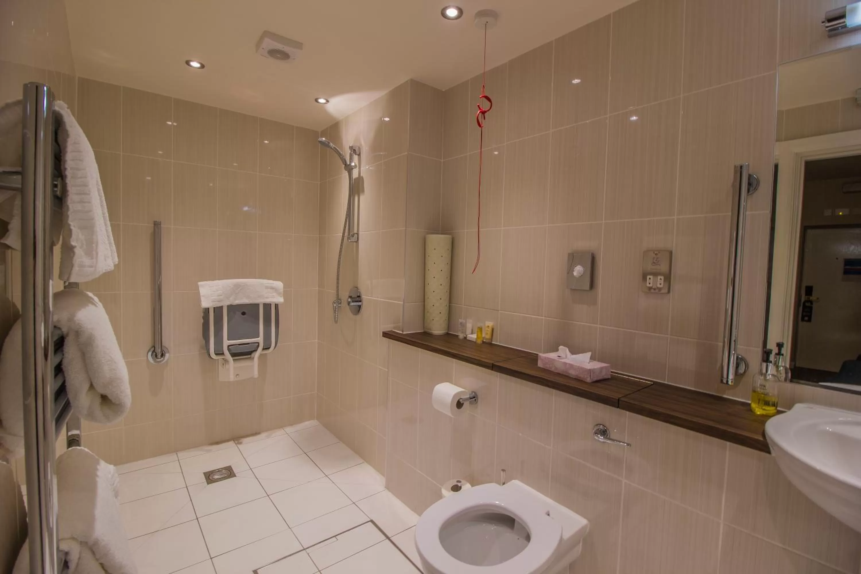 Bathroom in The Three Swans Hotel, Market Harborough, Leicestershire - The Coaching Inn Group