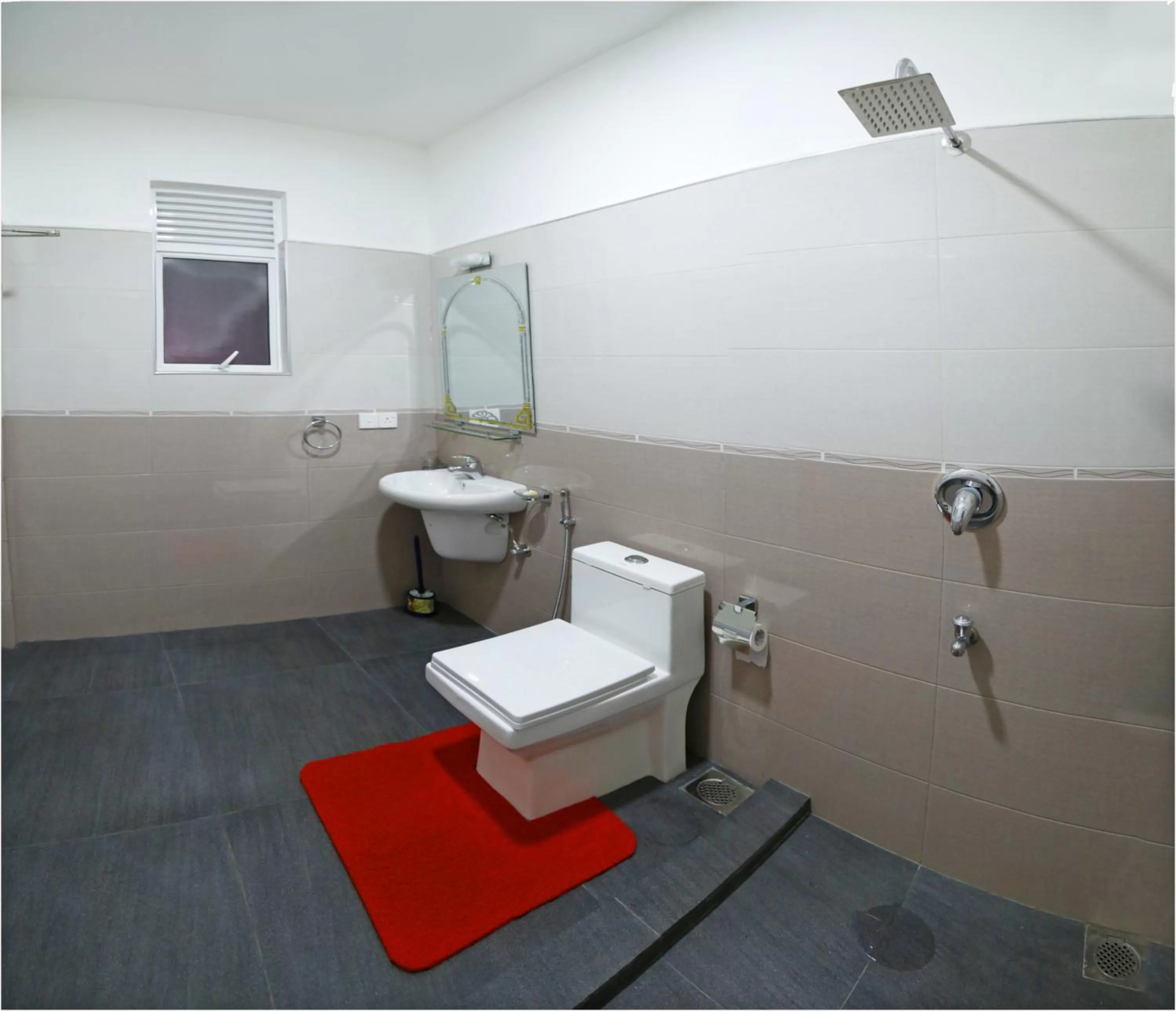 Toilet, Bathroom in Ronaka Airport Transit Hotel