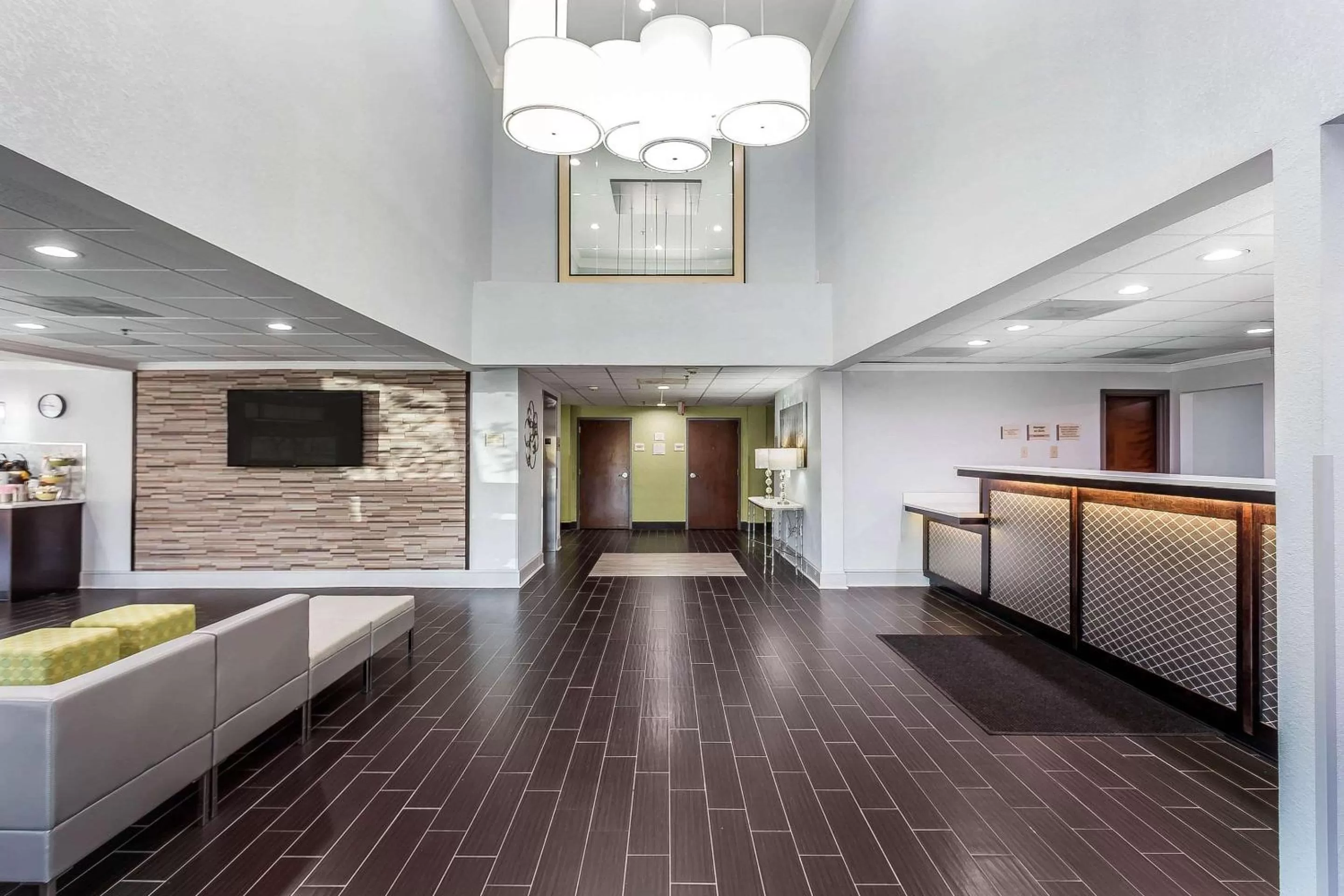 Lobby or reception, Bed in Quality Suites Pineville - Charlotte