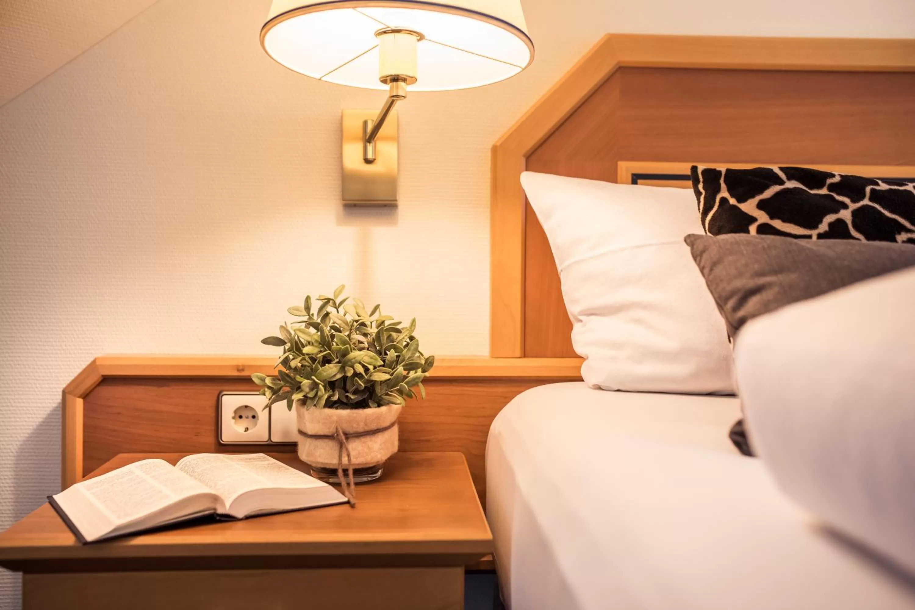 Photo of the whole room, Bed in Sunderland Hotel