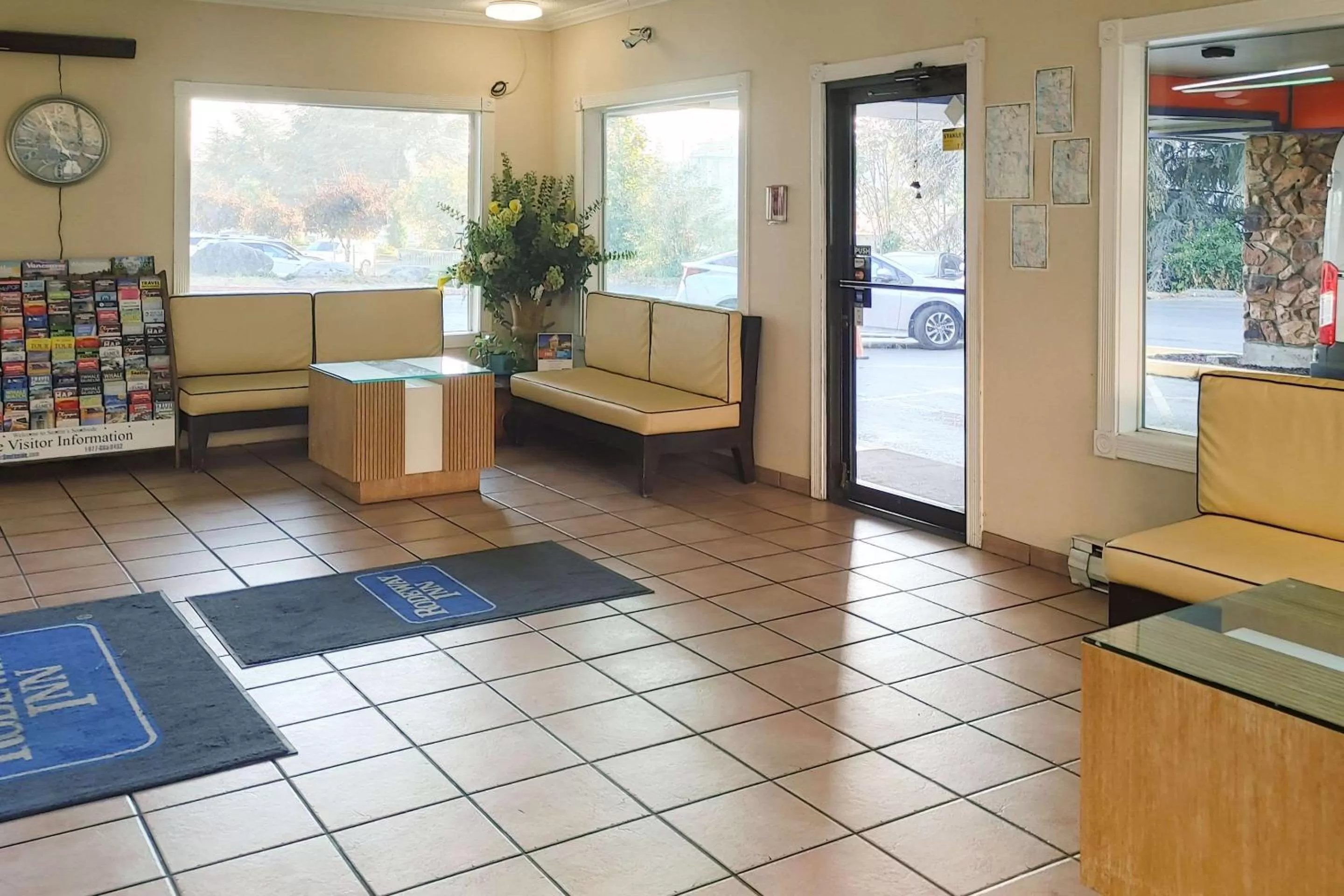 Lobby or reception in Rodeway Inn Seattle Airport