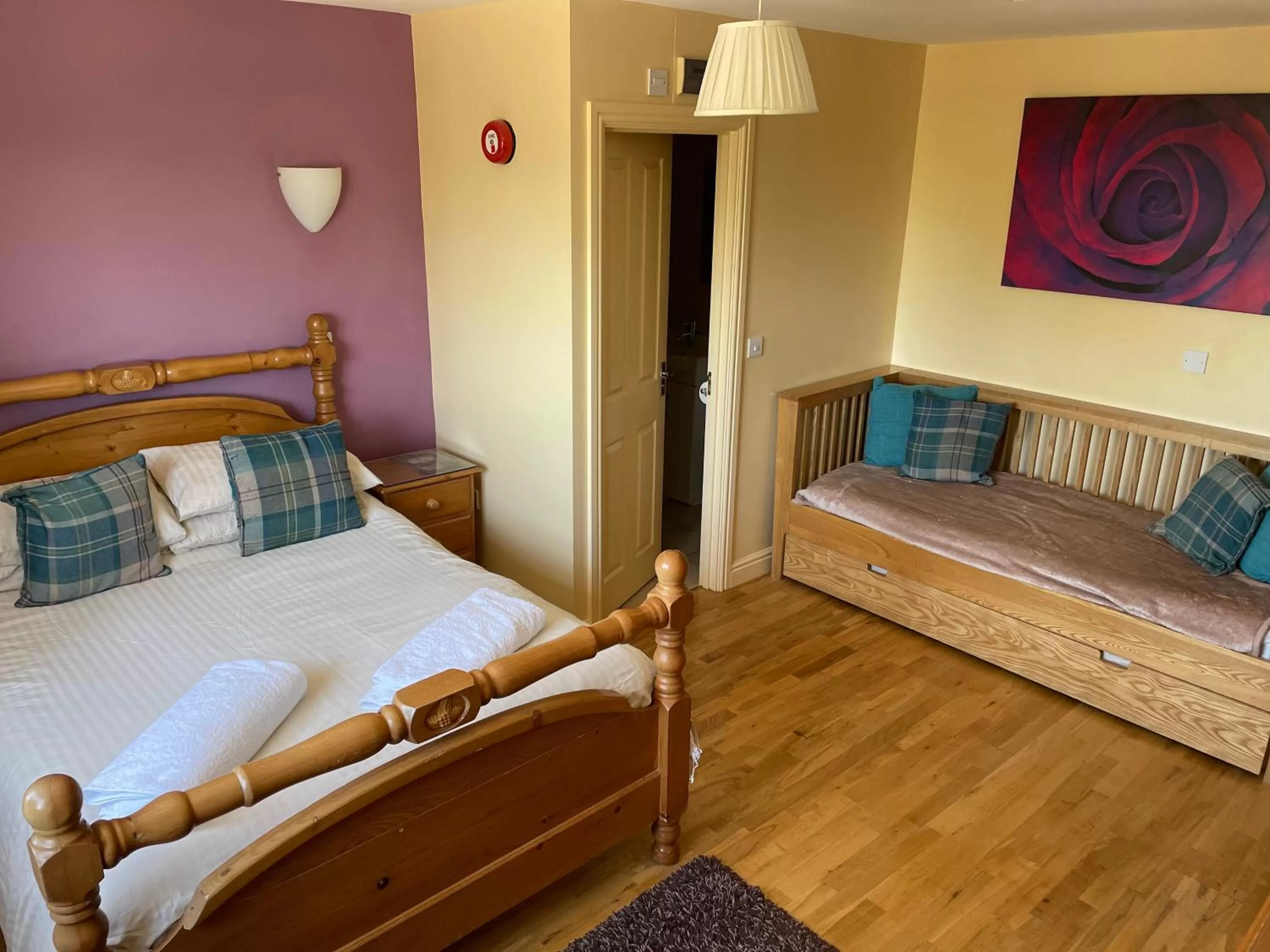 Family, Bed in The Black Horse Inn