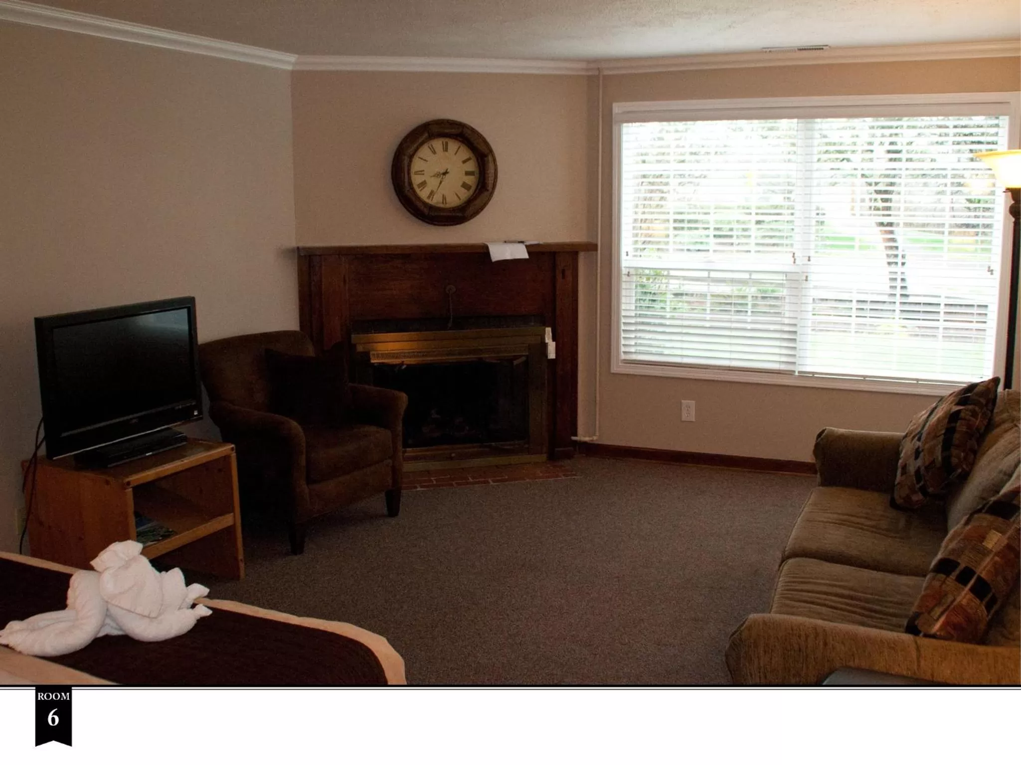 Day, Seating Area in Ecola Creek Lodge