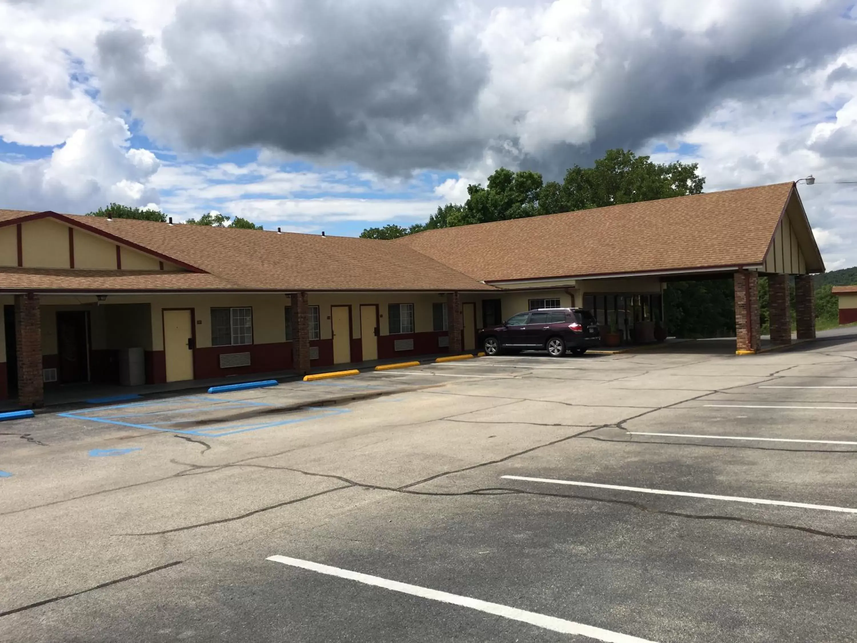 Village Inn of Hardy Village Inn of Hardy