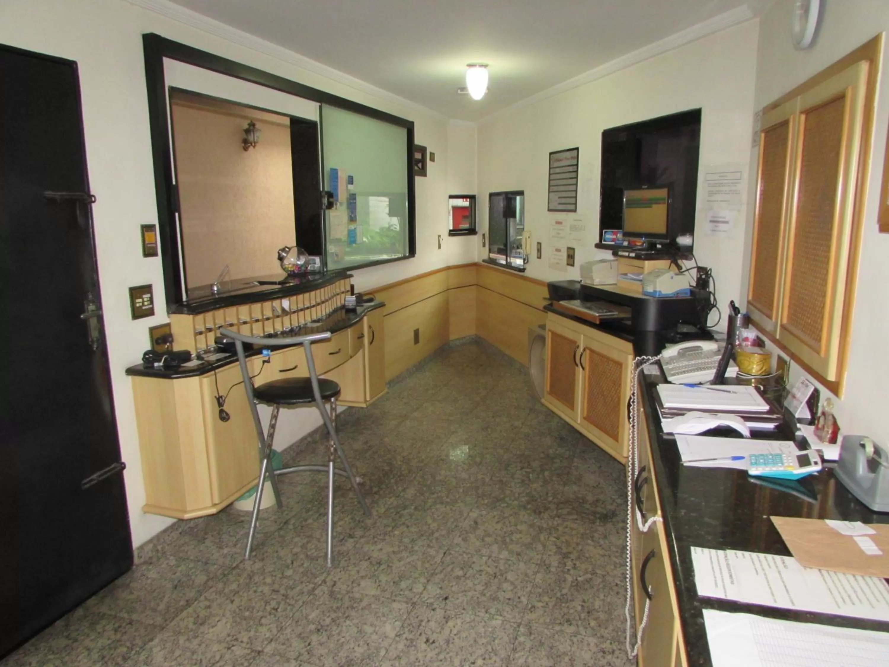 Property building, Restaurant/Places to Eat in Pleasant Place Hotel