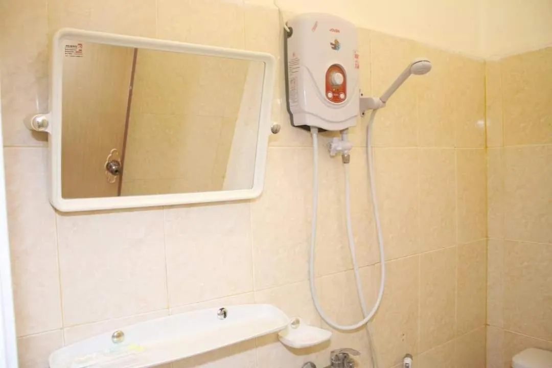 Shower in Siem Reap Comforts Hostel