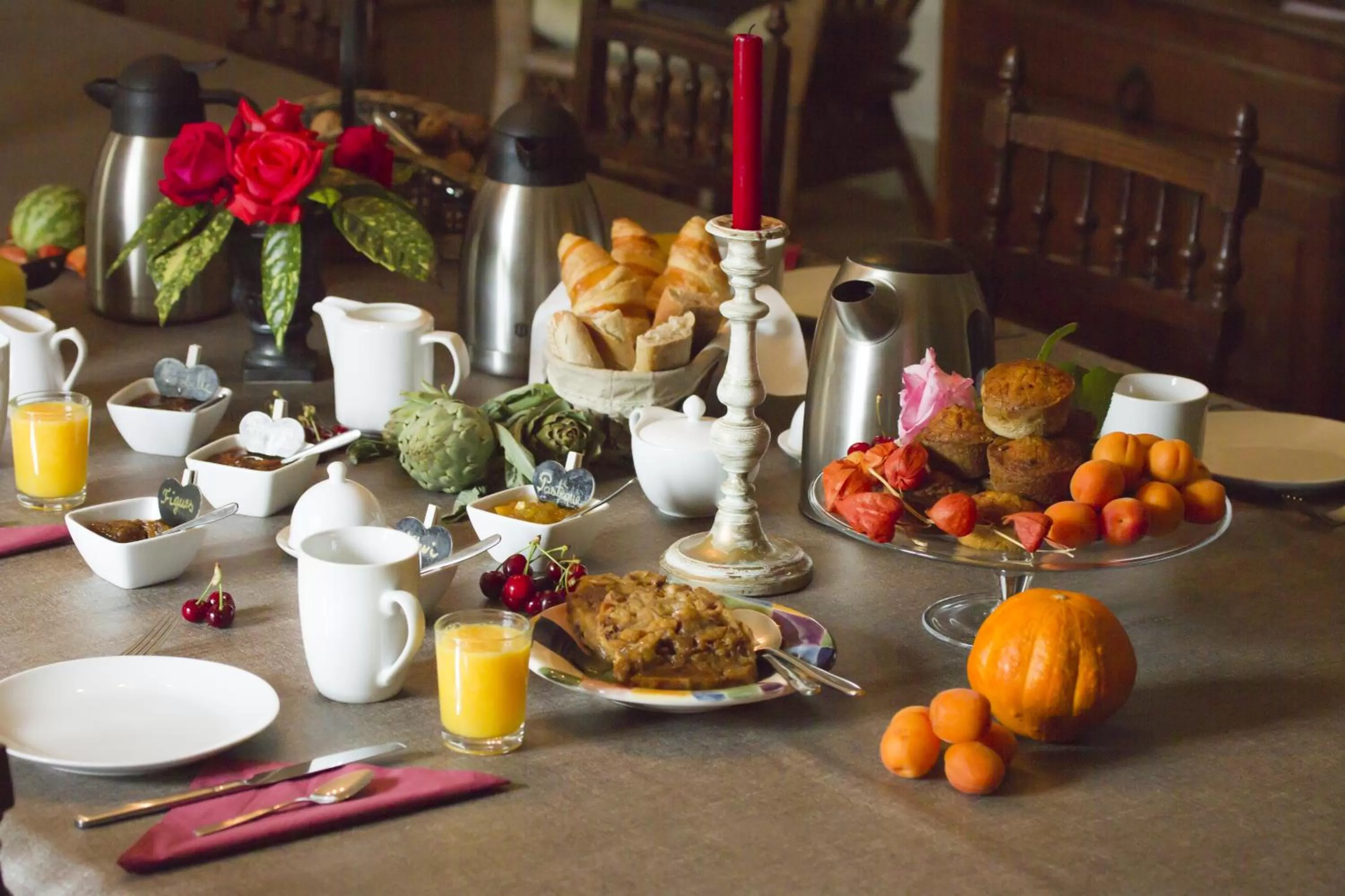 Food and drinks in Maison d'hôtes de Charme Les Bruhasses