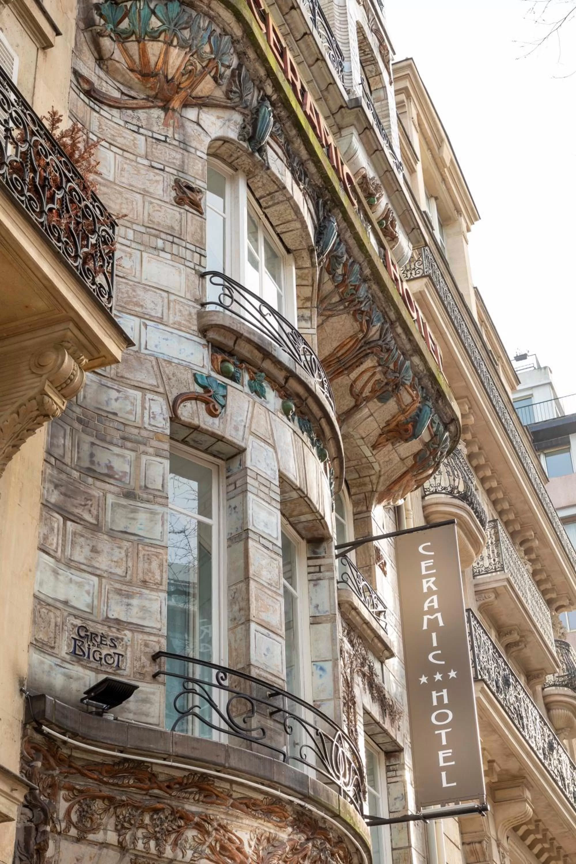 Property building in Elysées Ceramic