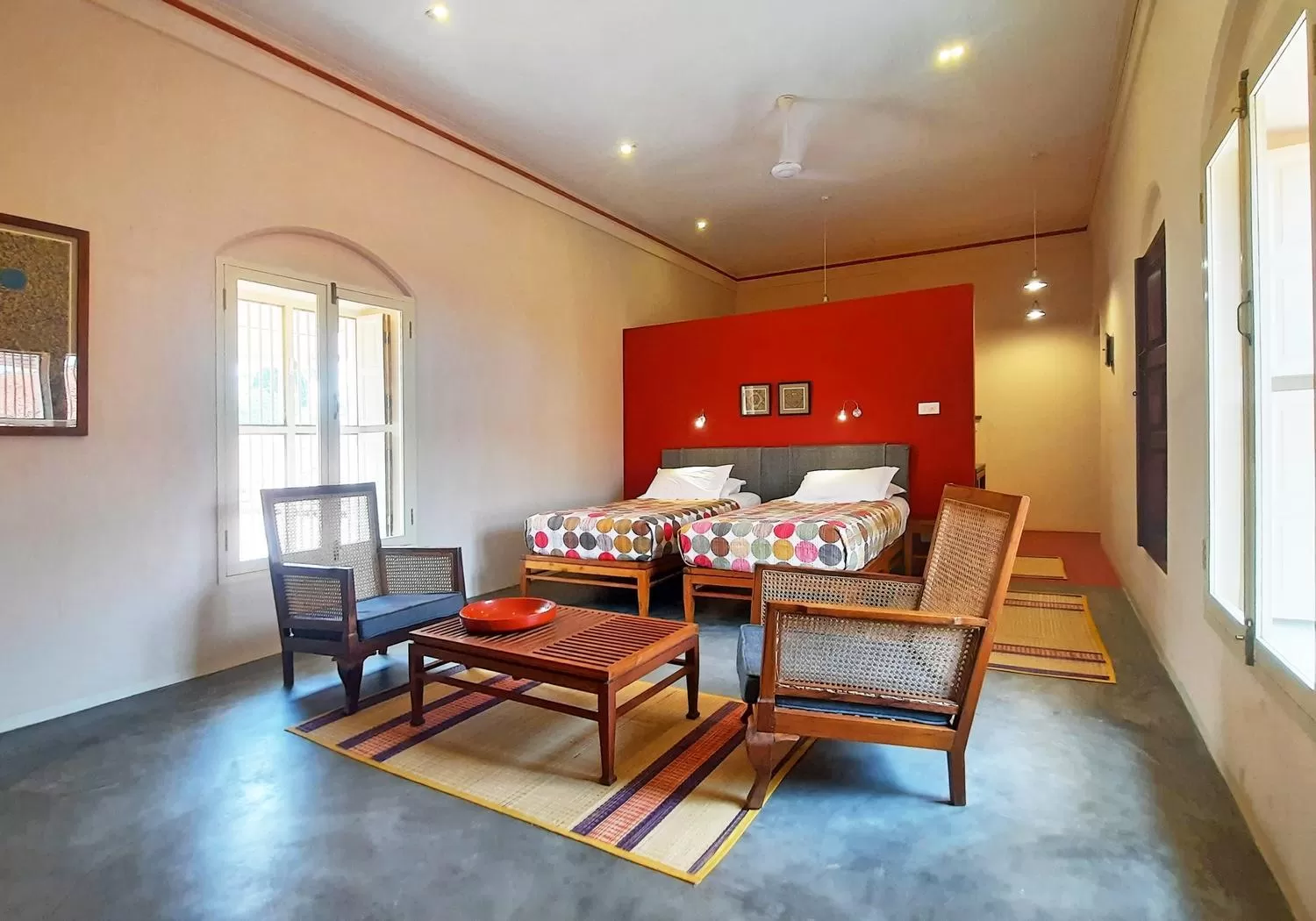 Photo of the whole room, Bed in Saratha Vilas Chettinad