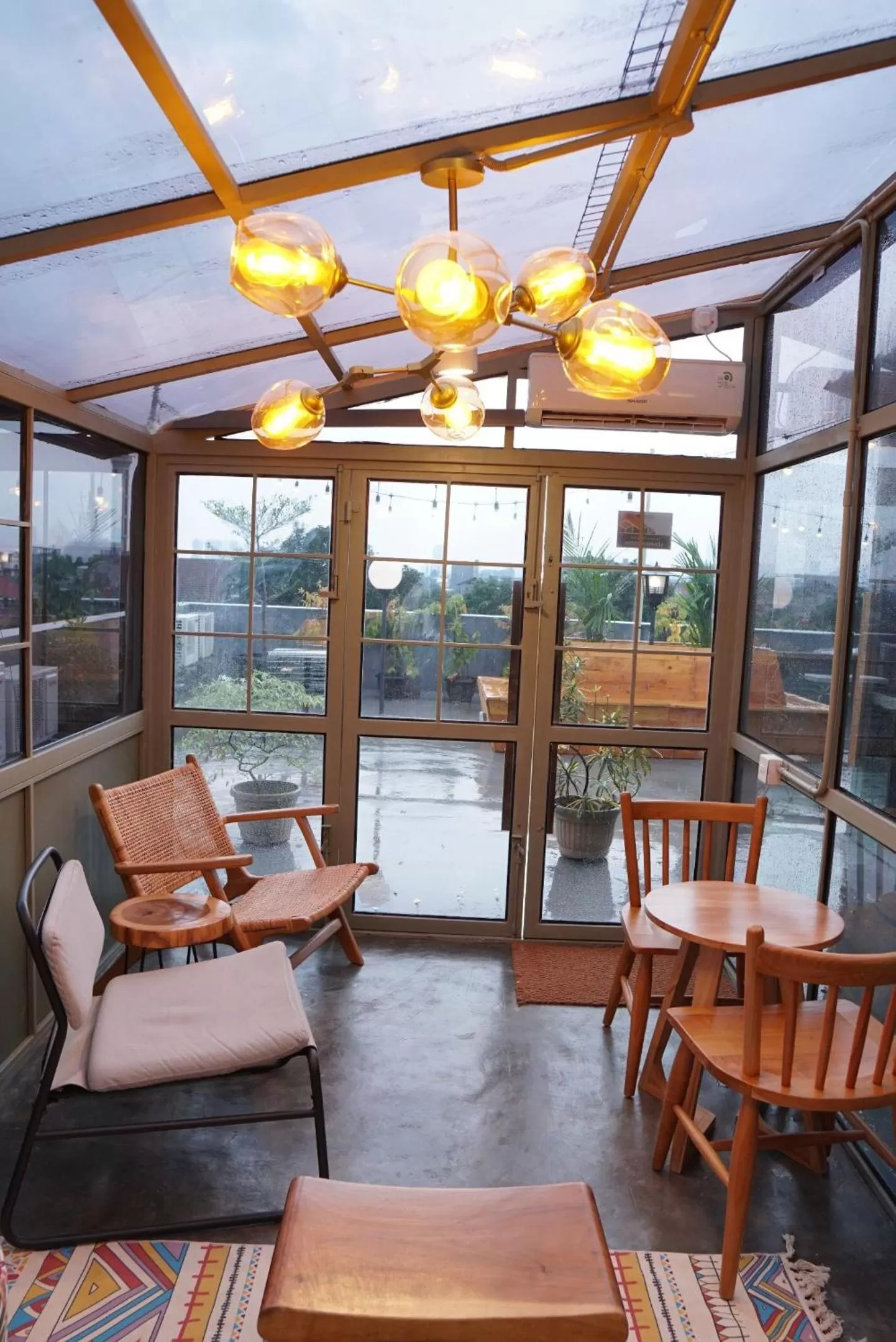 Lounge or bar in Tuju Abuserin Syariah