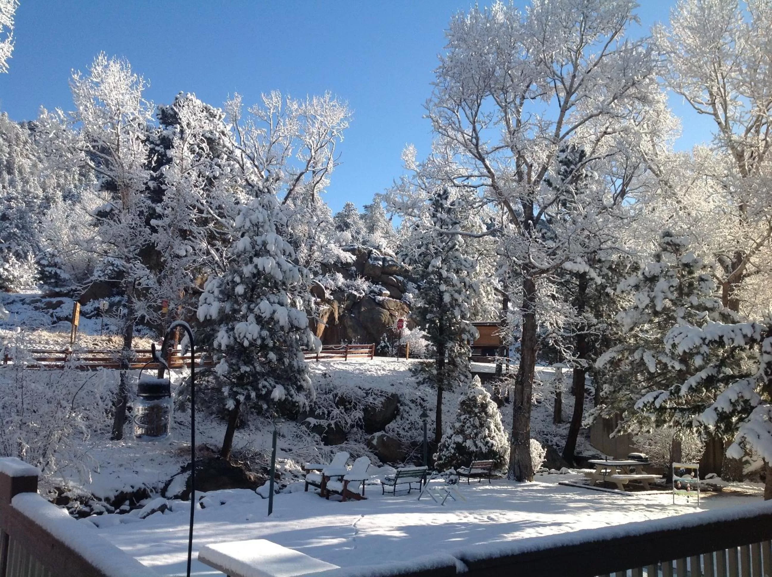 Day in 4 Seasons Inn on Fall River