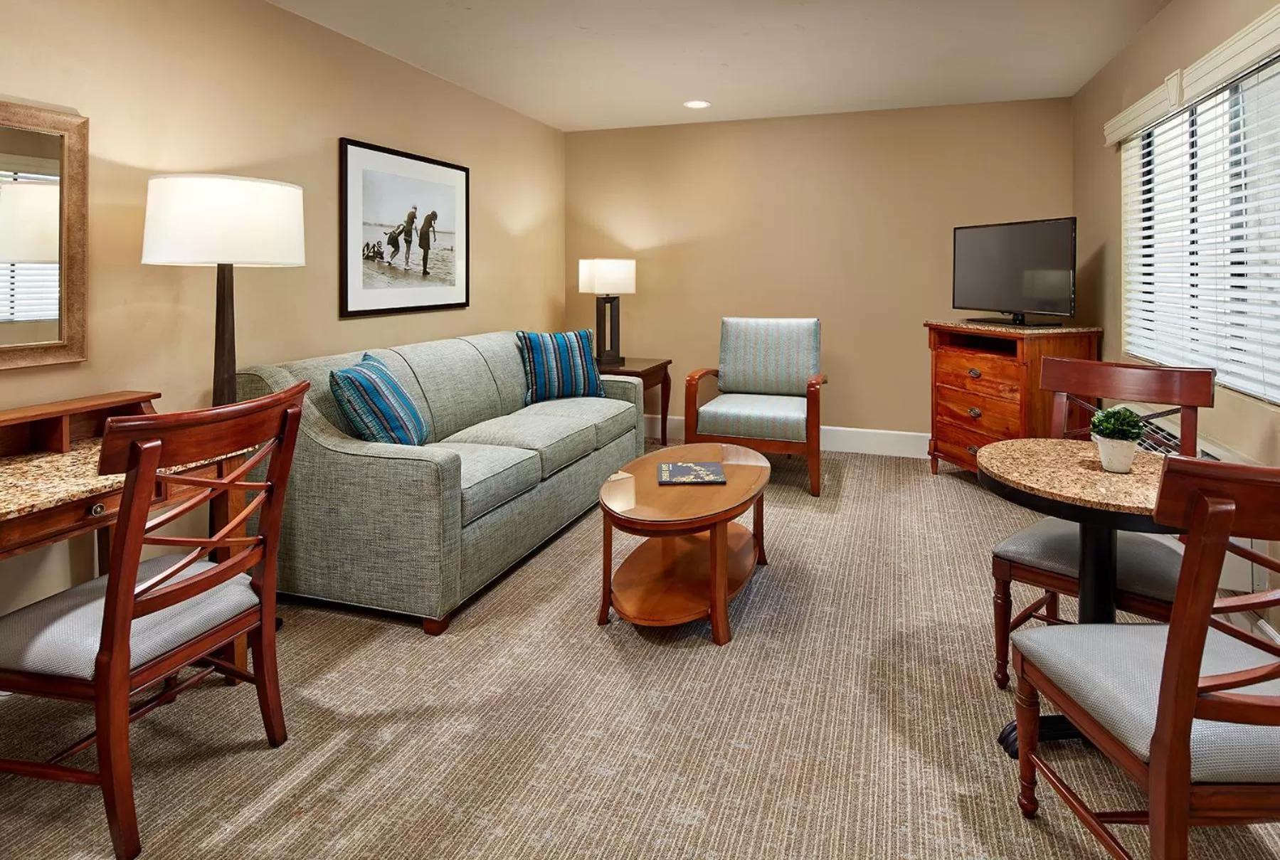 Living room in Glorietta Bay Inn