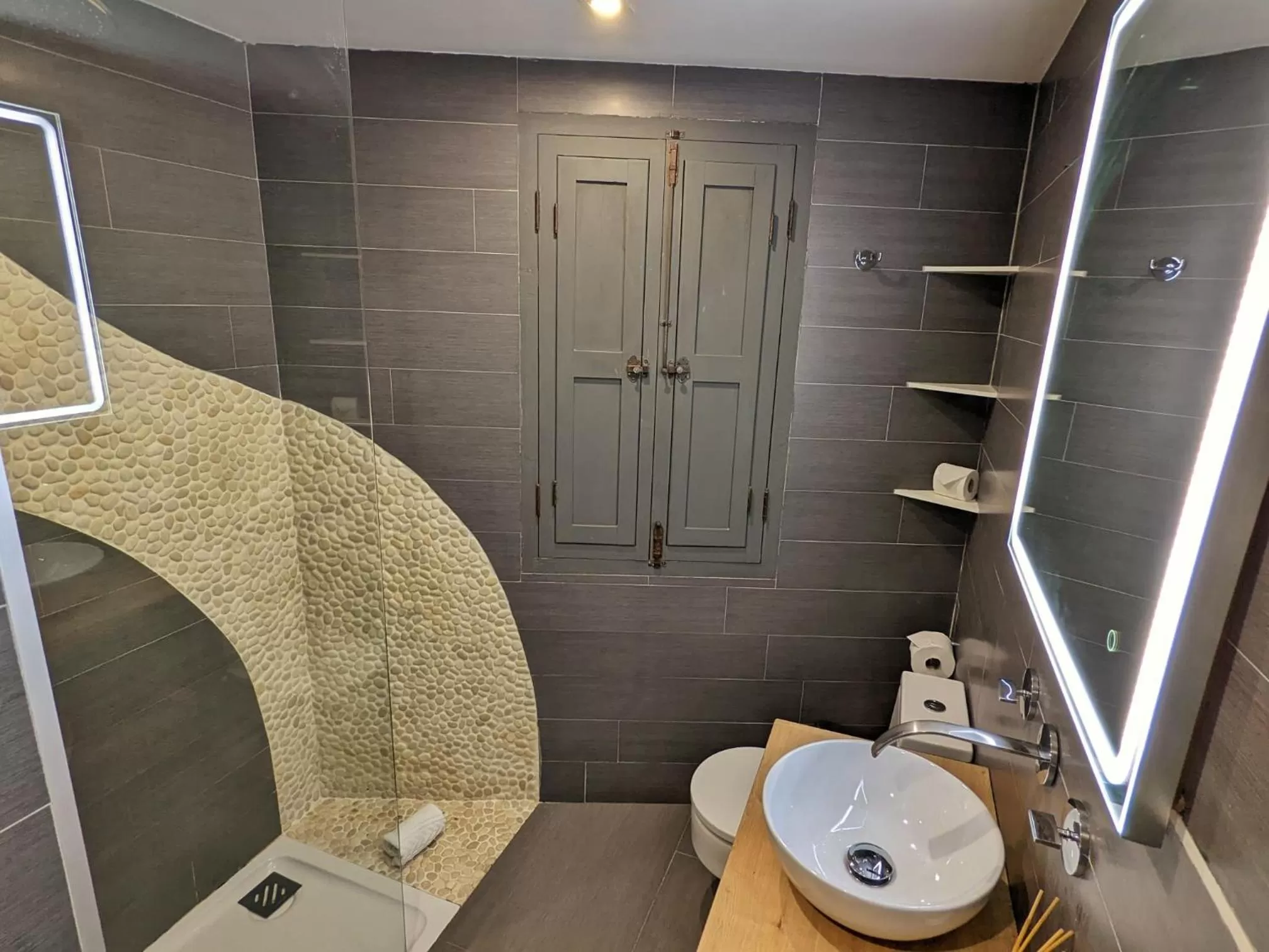 Bathroom in Catalina Suites