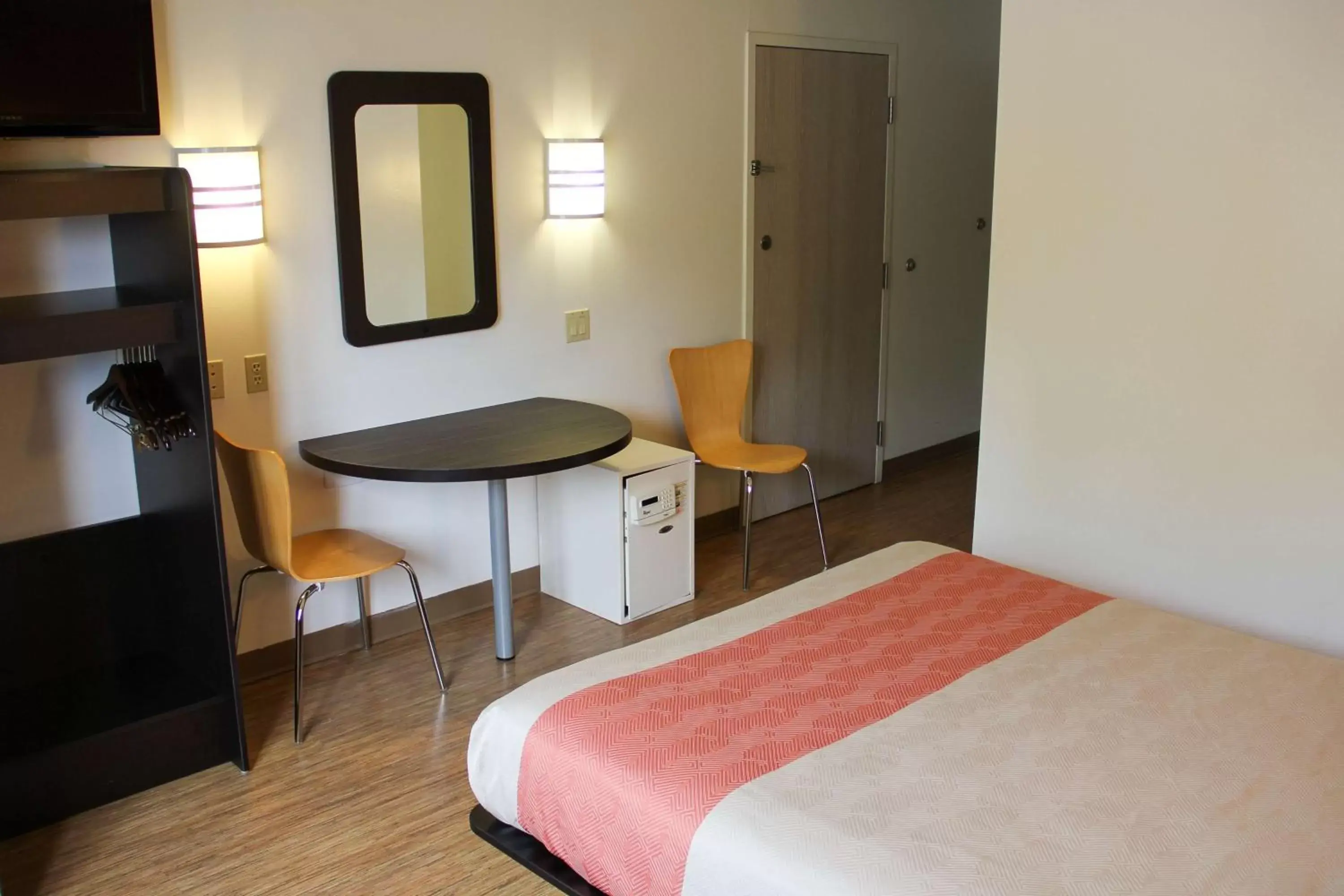 Queen Room - Disability Access - Roll in Shower in Motel 6-Milan, OH - Sandusky Queen Room - Disability Access - Roll in Shower in Motel 6-Milan, OH - Sandusky