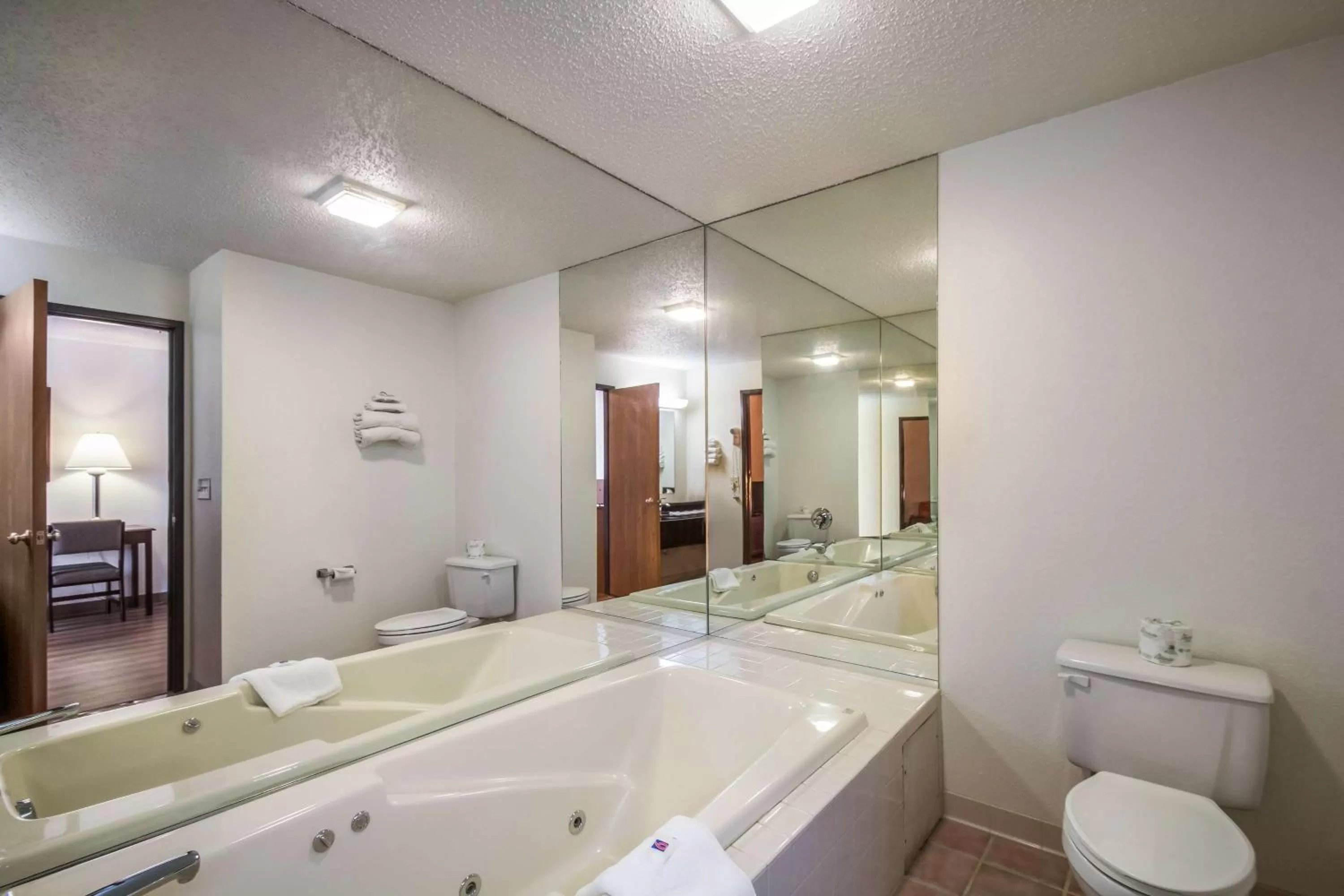 Toilet in Motel 6-Saukville, WI