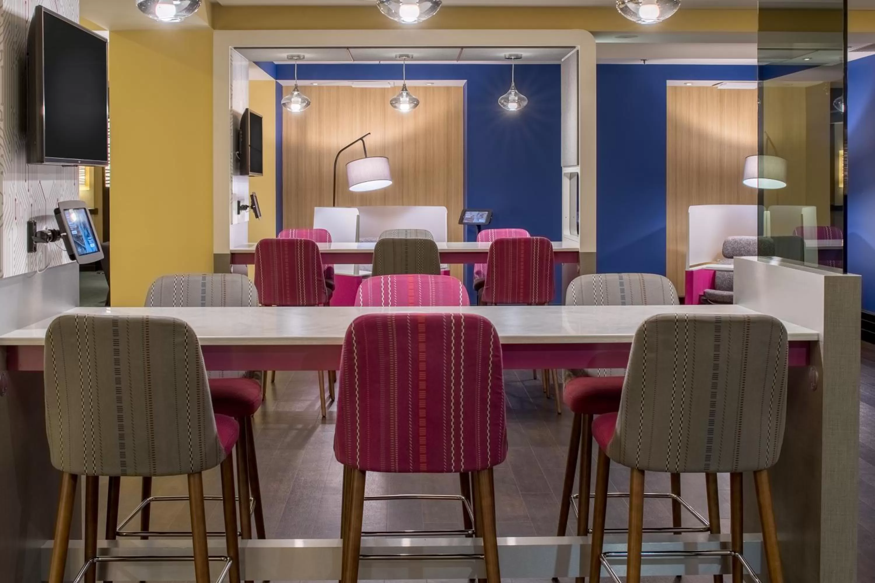 Lobby or reception in Crowne Plaza Cabana Hotel by IHG