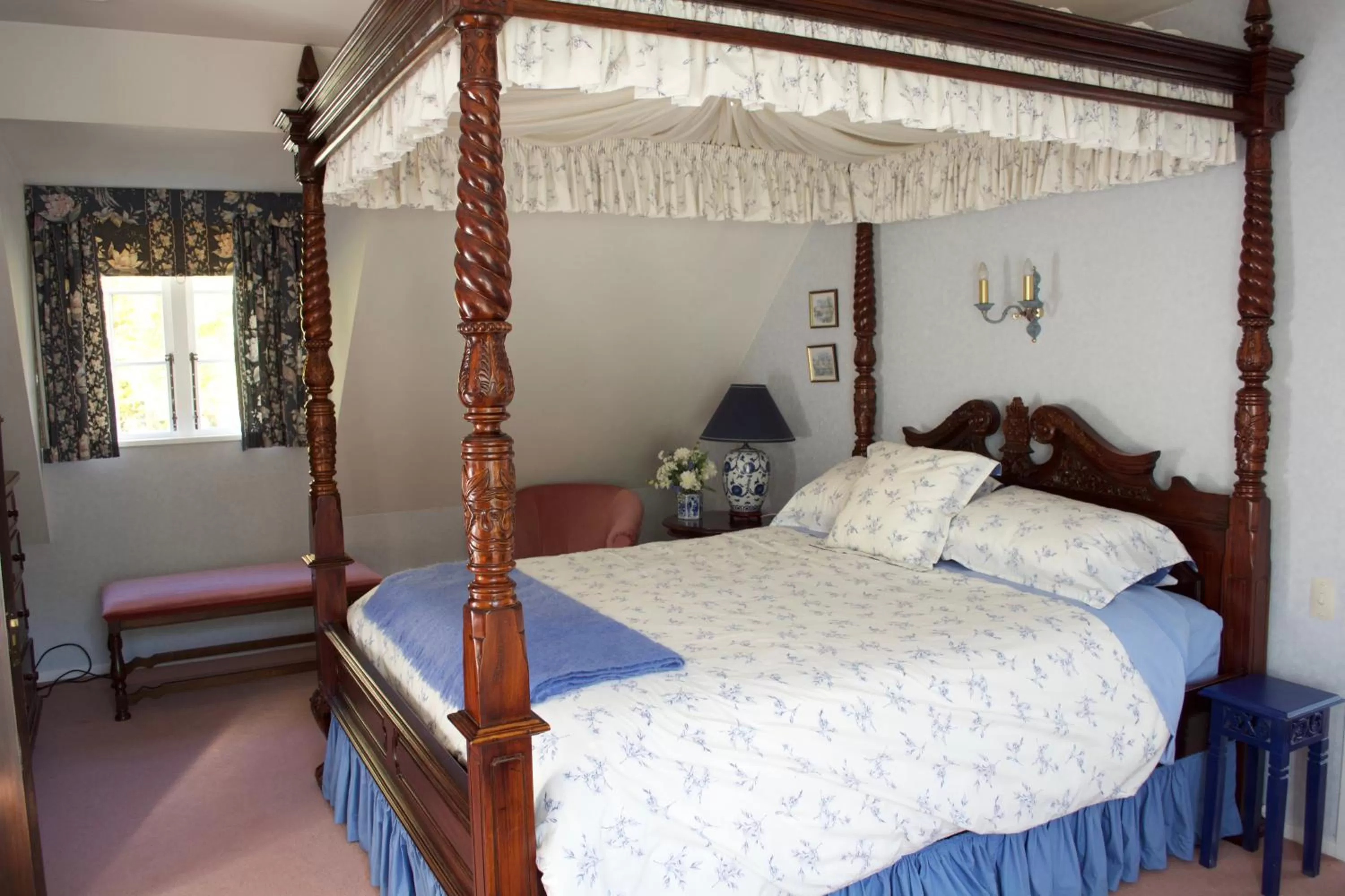 Bed, Room Photo in Trelawn Place