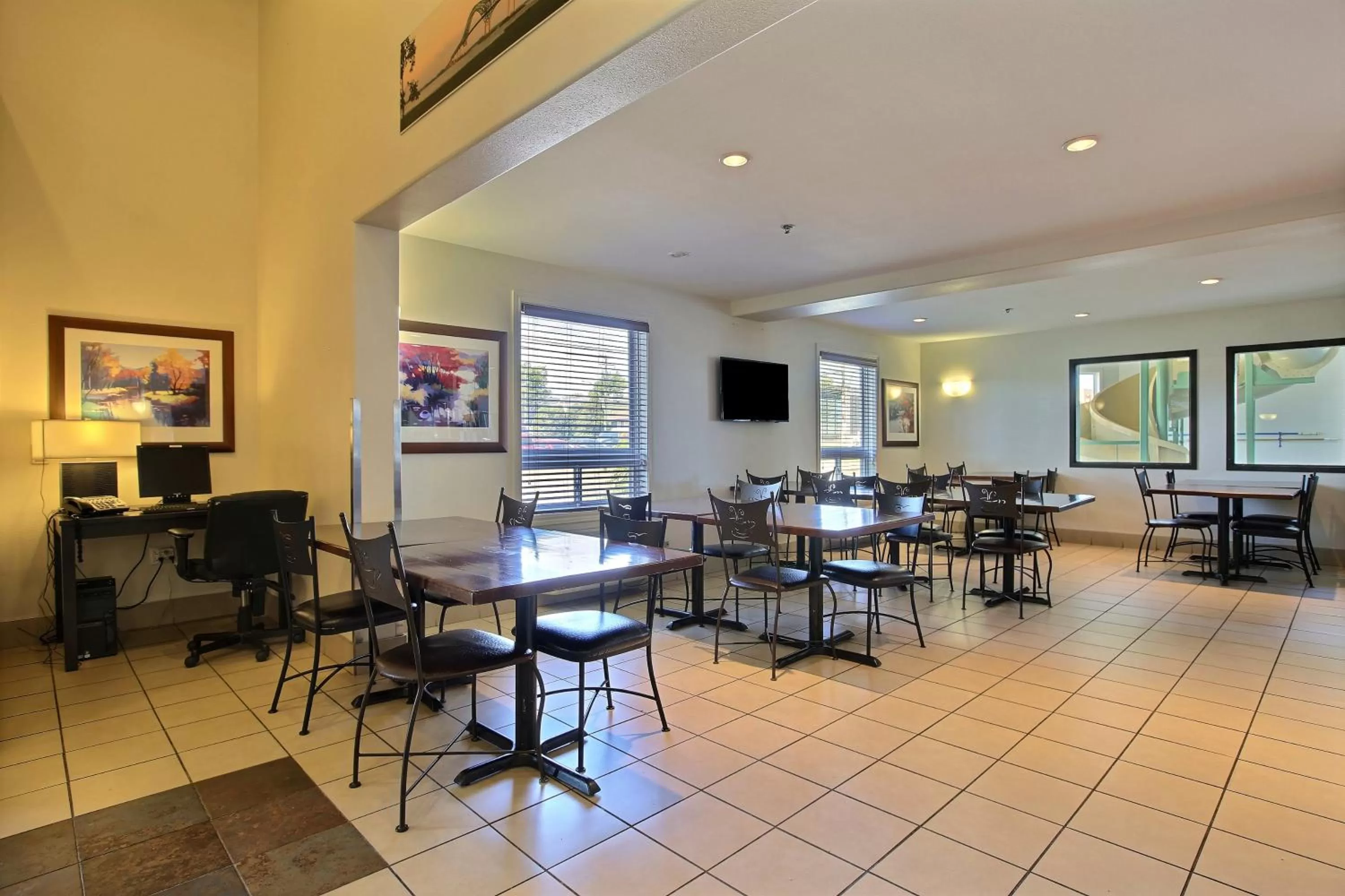 Breakfast in Super 8 by Wyndham Trois-Rivieres