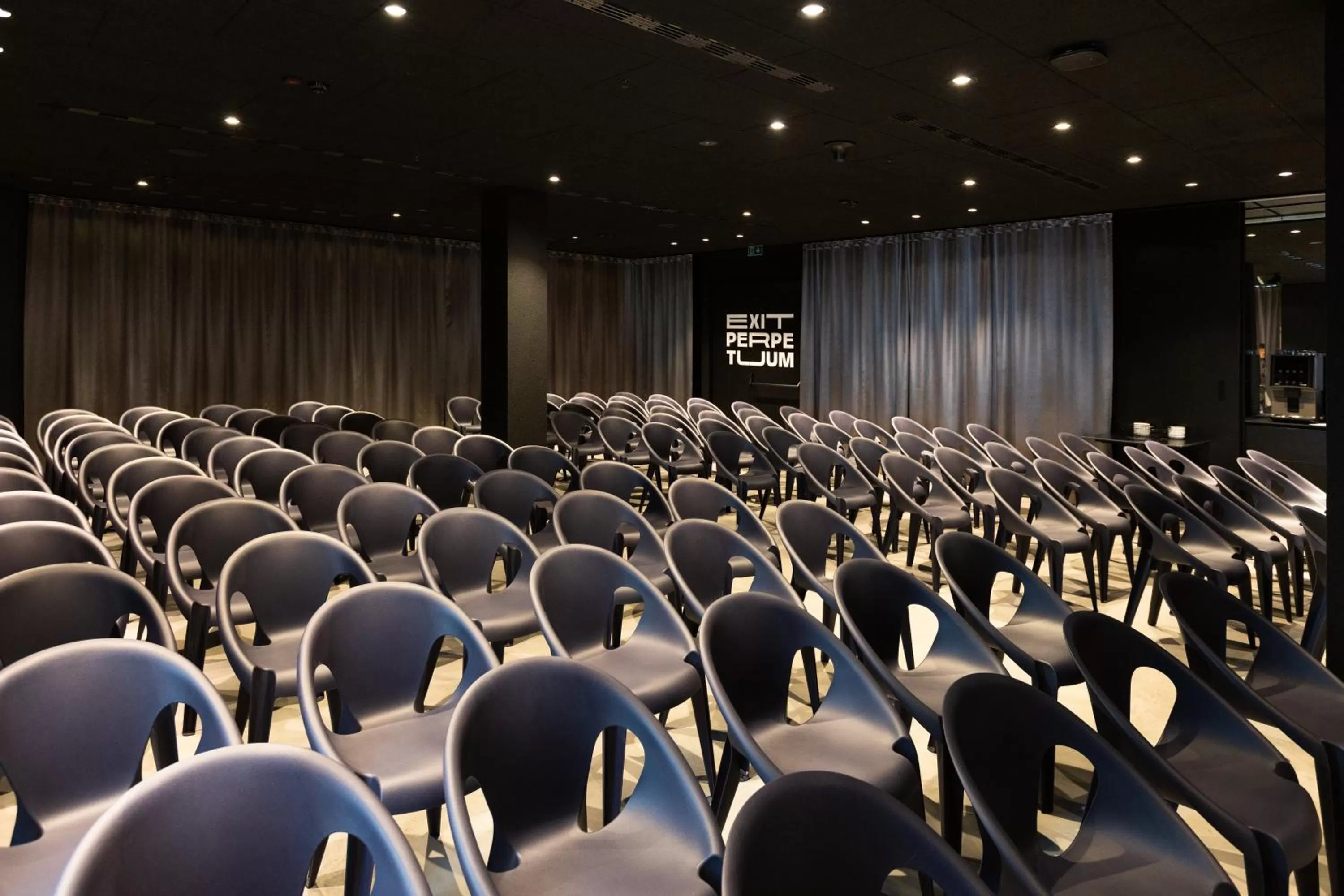 Meeting/conference room in Zonar Zagreb by Maistra City Vibes