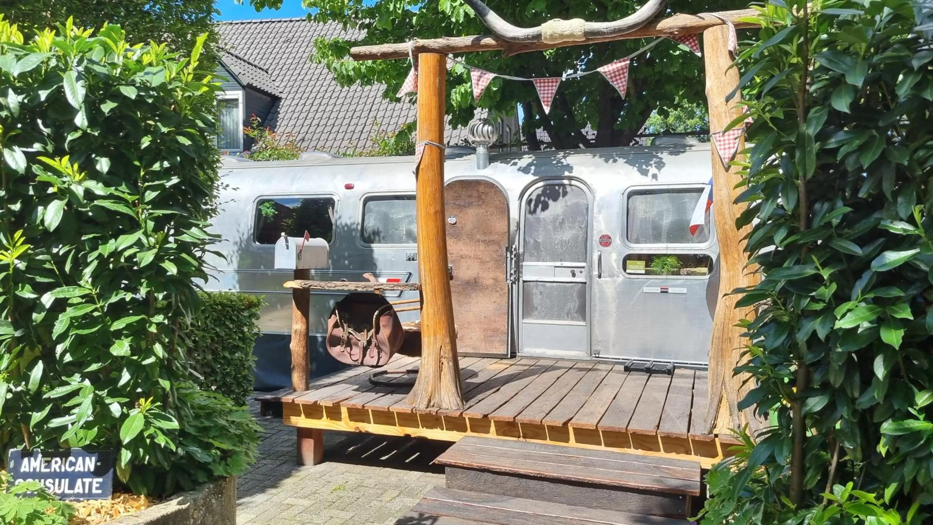 Balcony/Terrace, BBQ Facilities in AirstreamNB