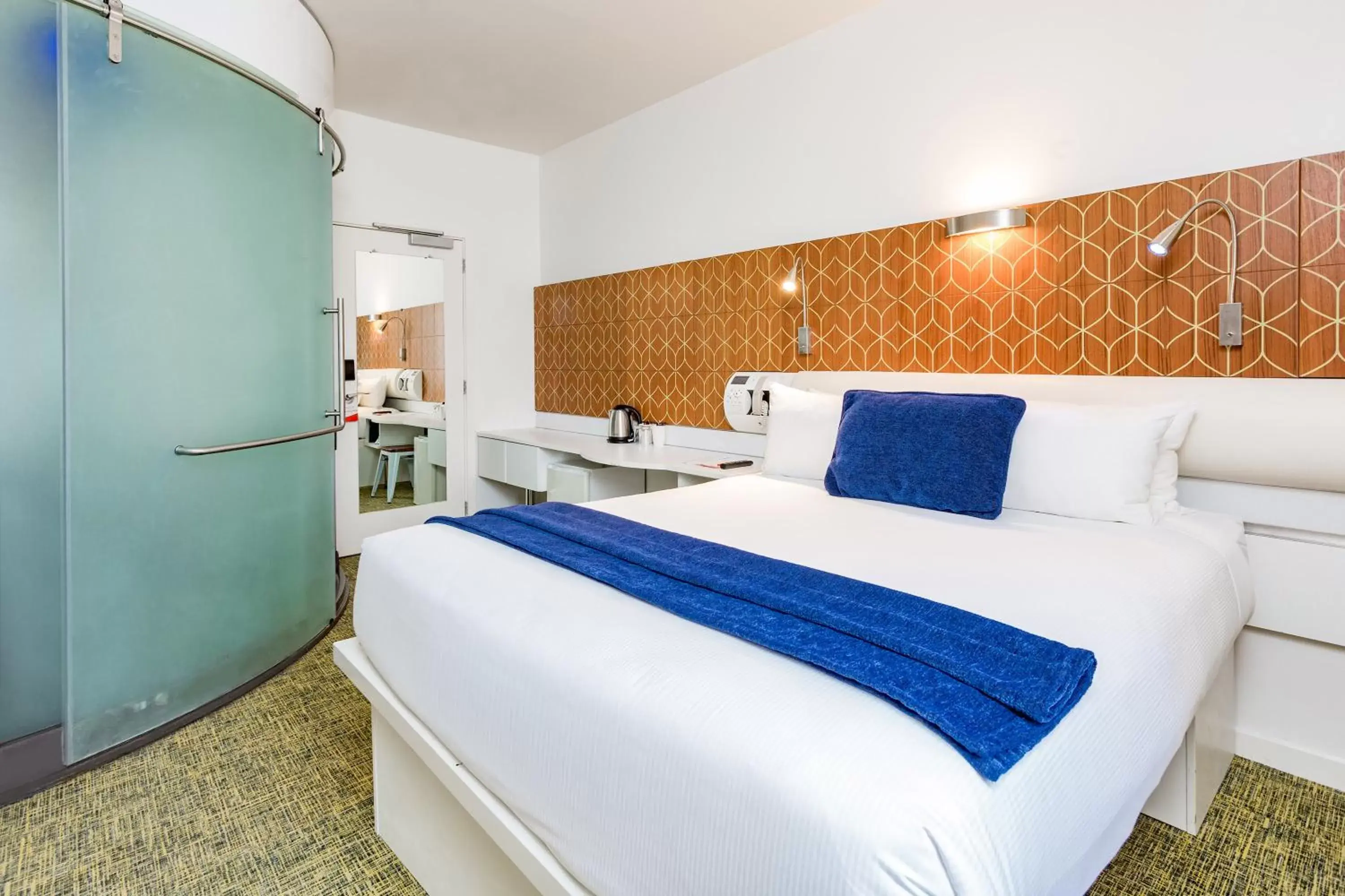 Inner Urban Queen in BreakFree on Cashel Inner Urban Queen in BreakFree on Cashel