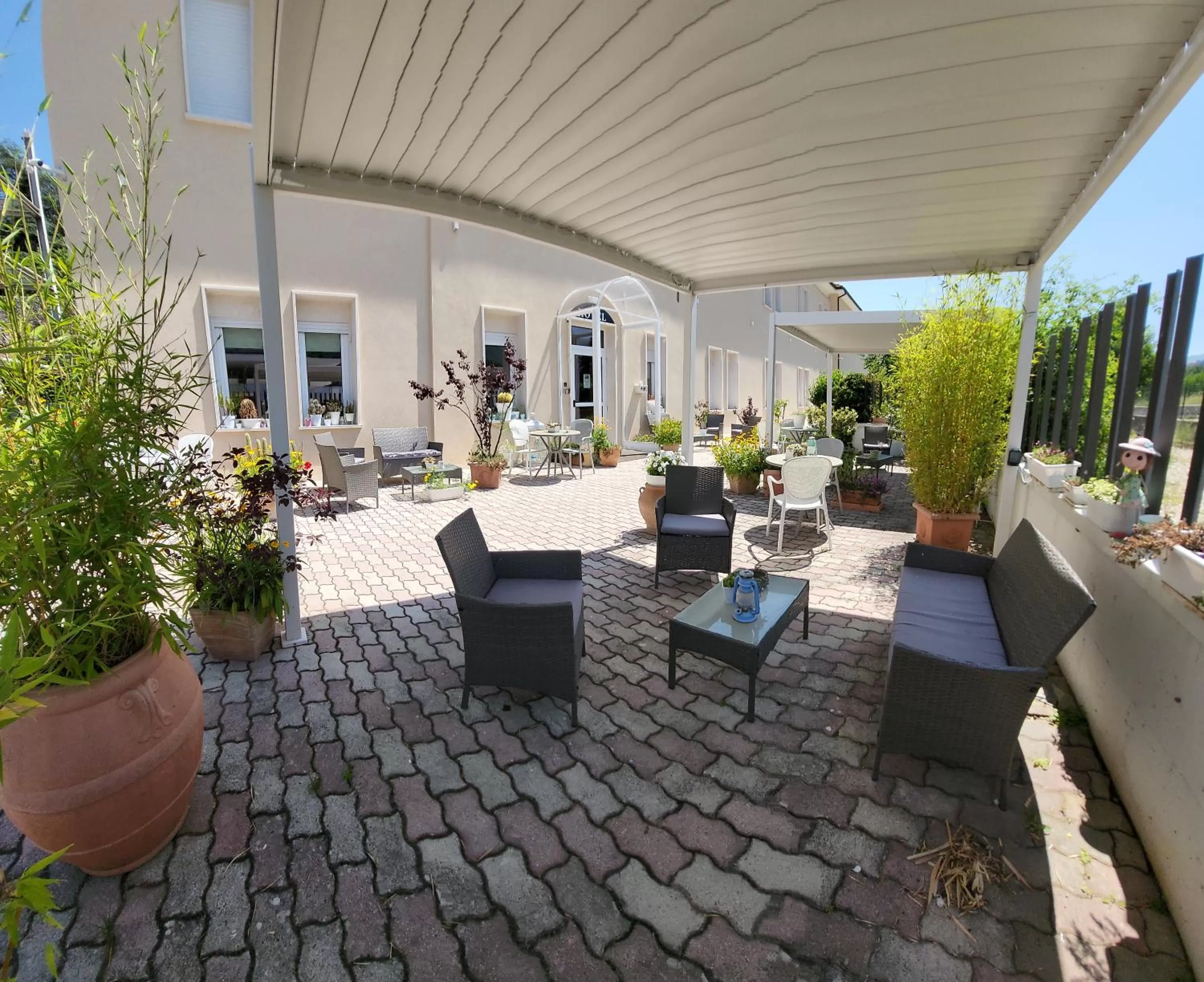 Patio in Hotel Porta Rivera