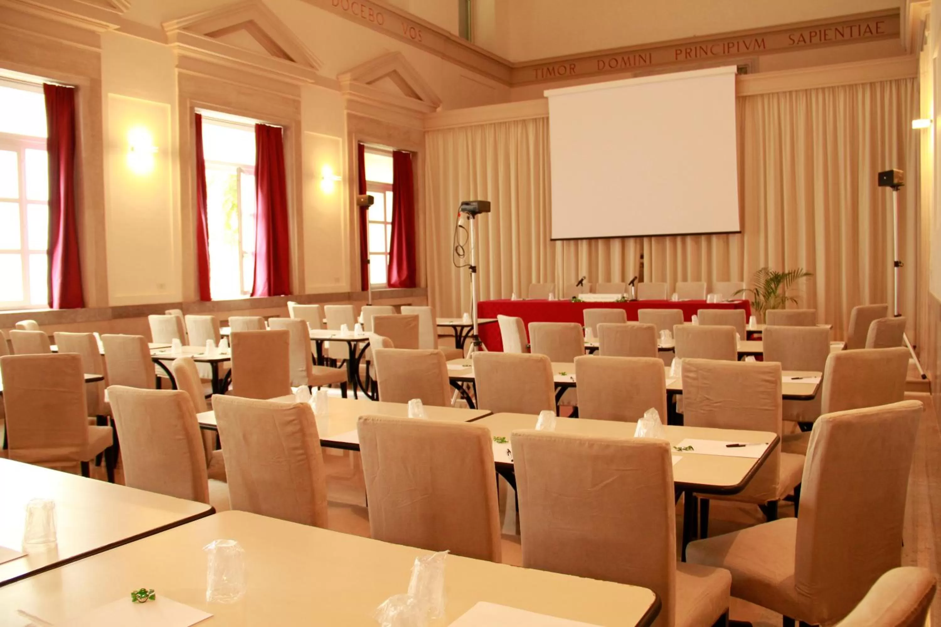 Business facilities in LH Hotel Excel Roma Montemario