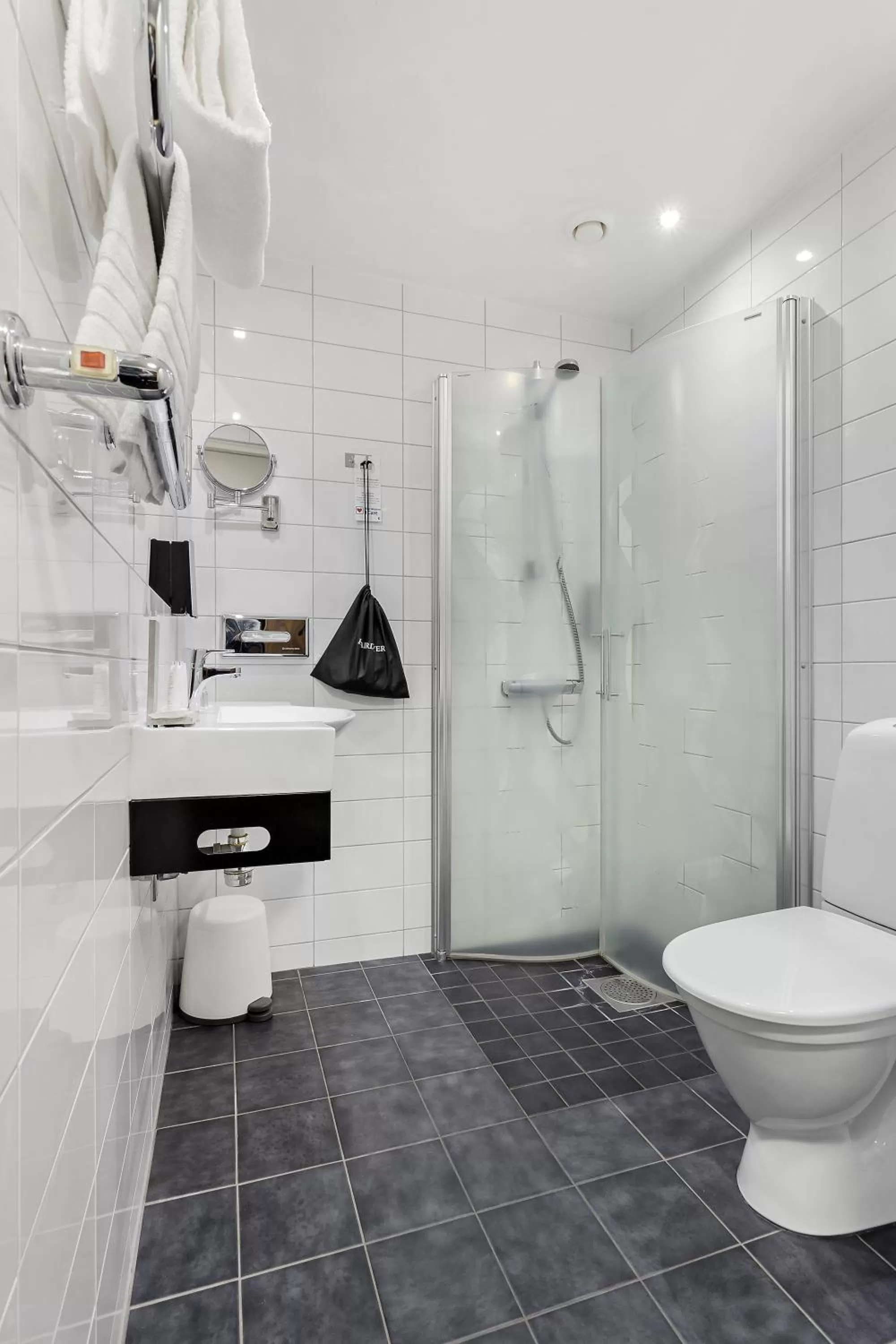 Toilet in Best Western Hotel Corallen