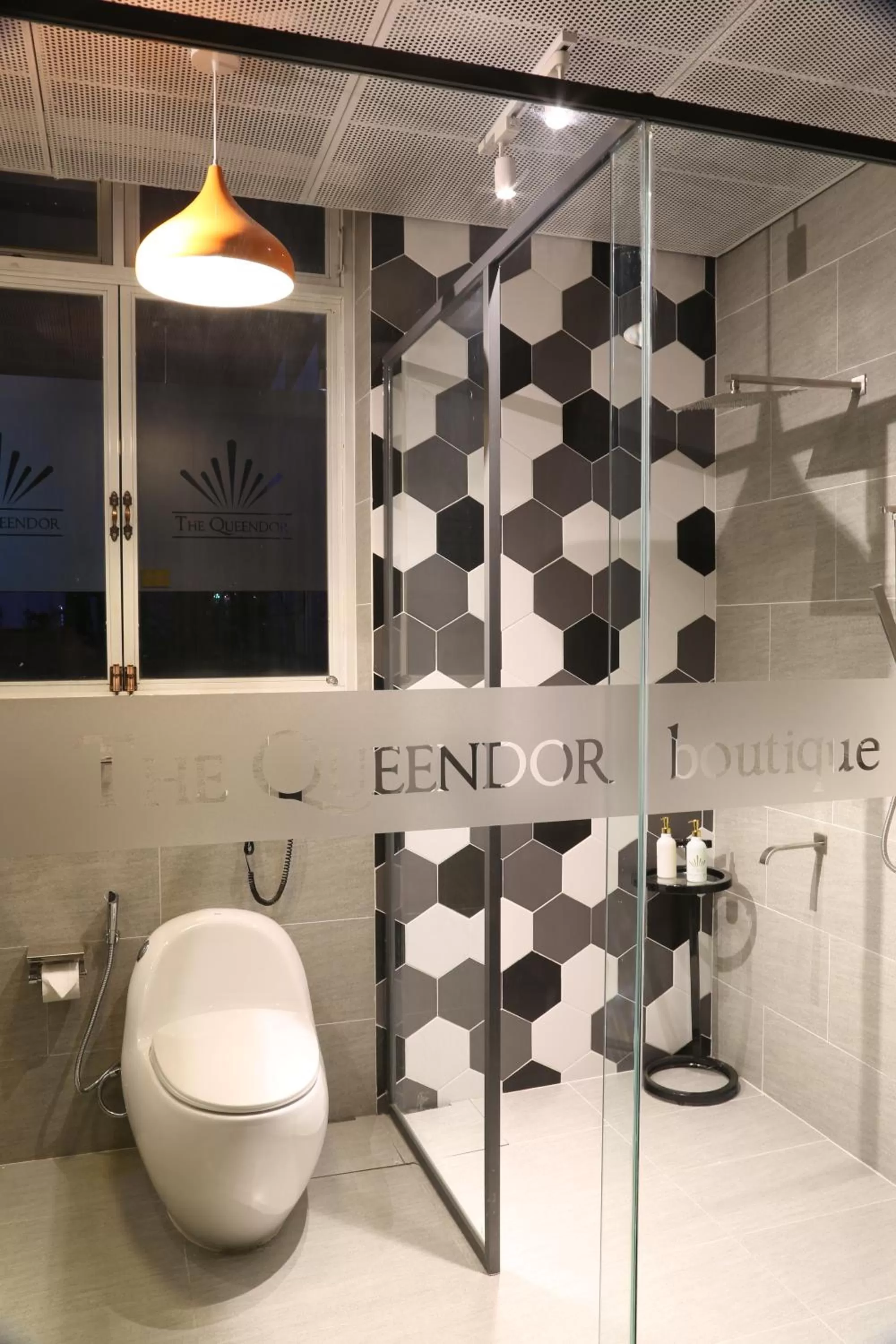 Bathroom in THE QUEENDOR BOUTIQUE HOTEL