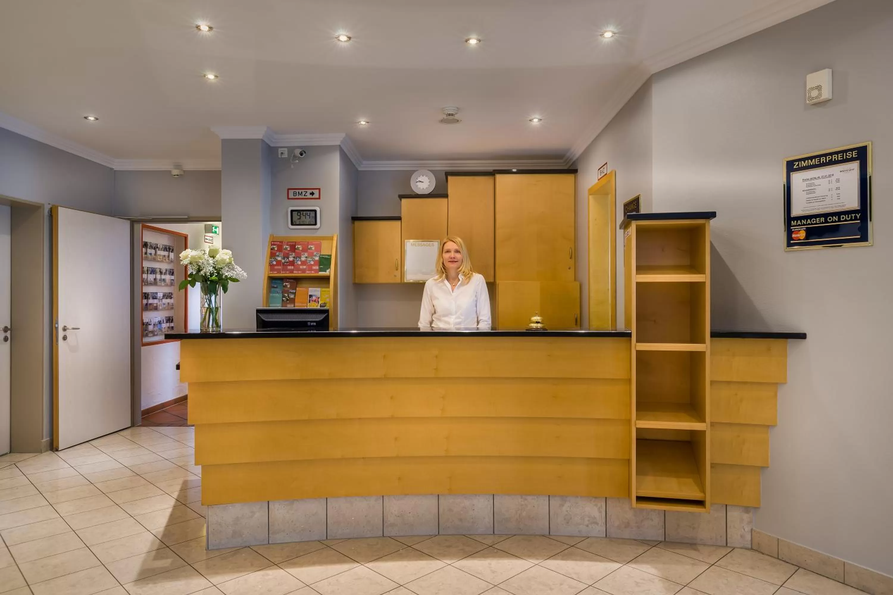 Lobby or reception in Mercure Hotel Ingolstadt