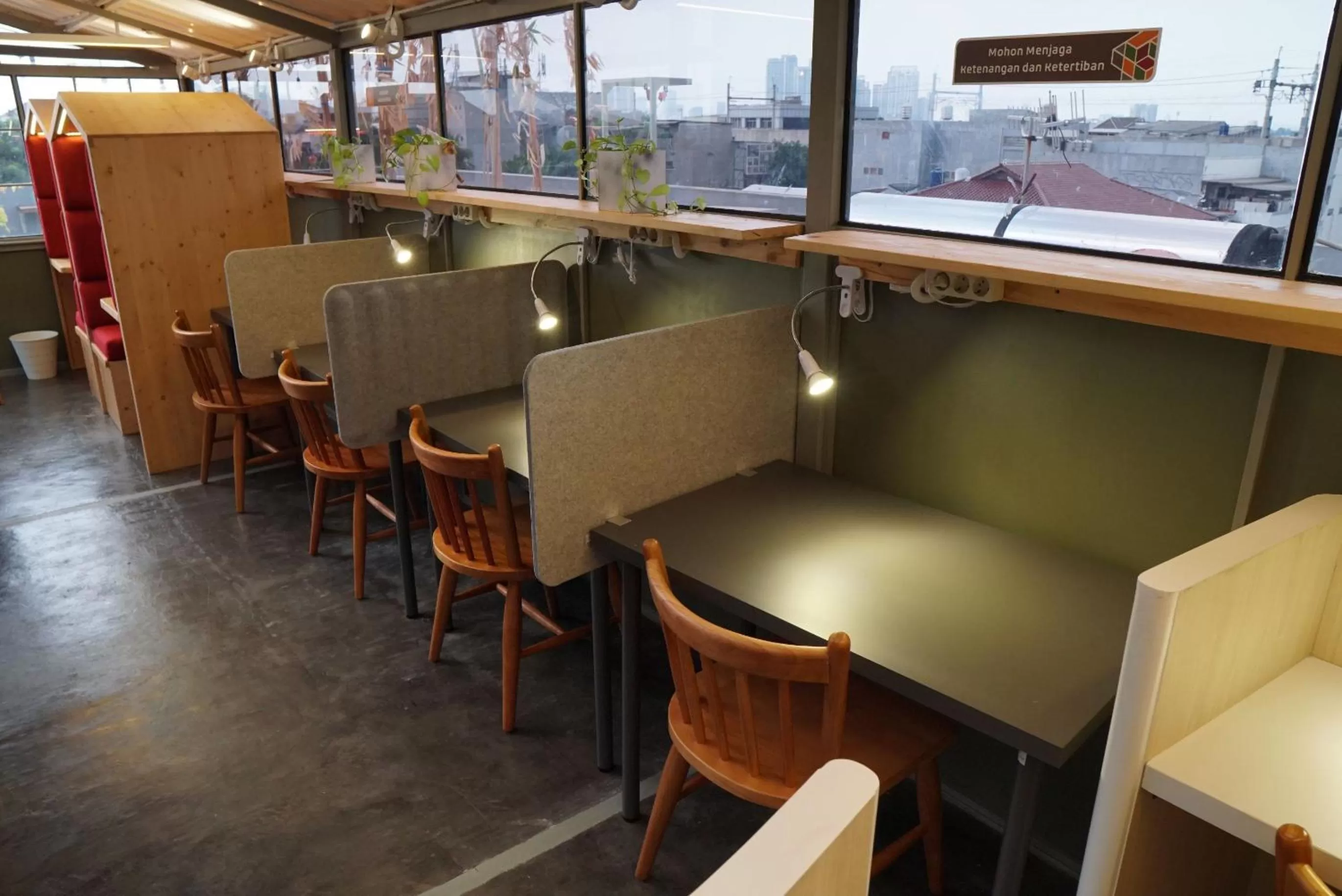 Restaurant/places to eat in Tuju Abuserin Syariah