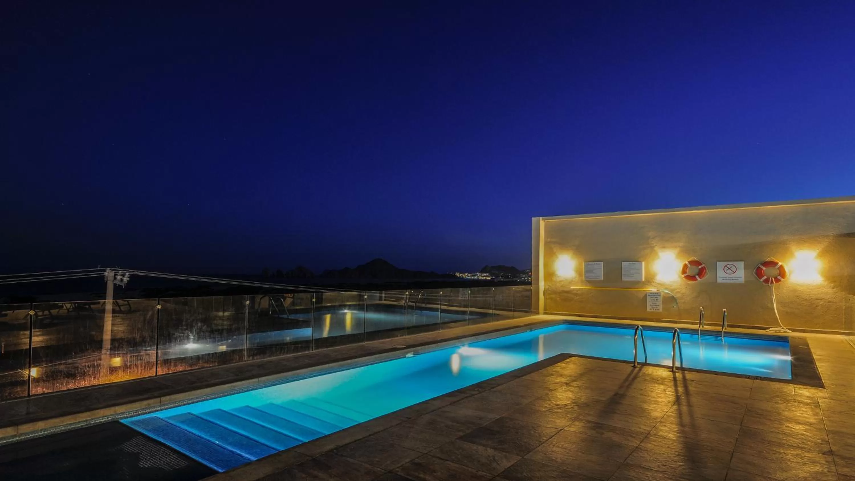 Swimming pool in Holiday Inn Express Cabo San Lucas by IHG