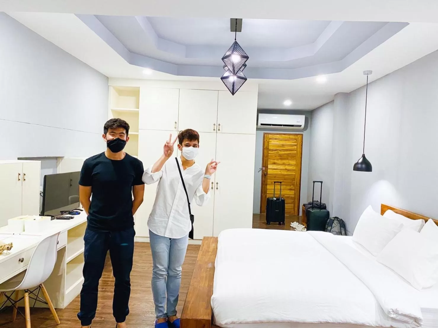 group of guests, Bed in Leela Boutique (ลีลาบูทีค)