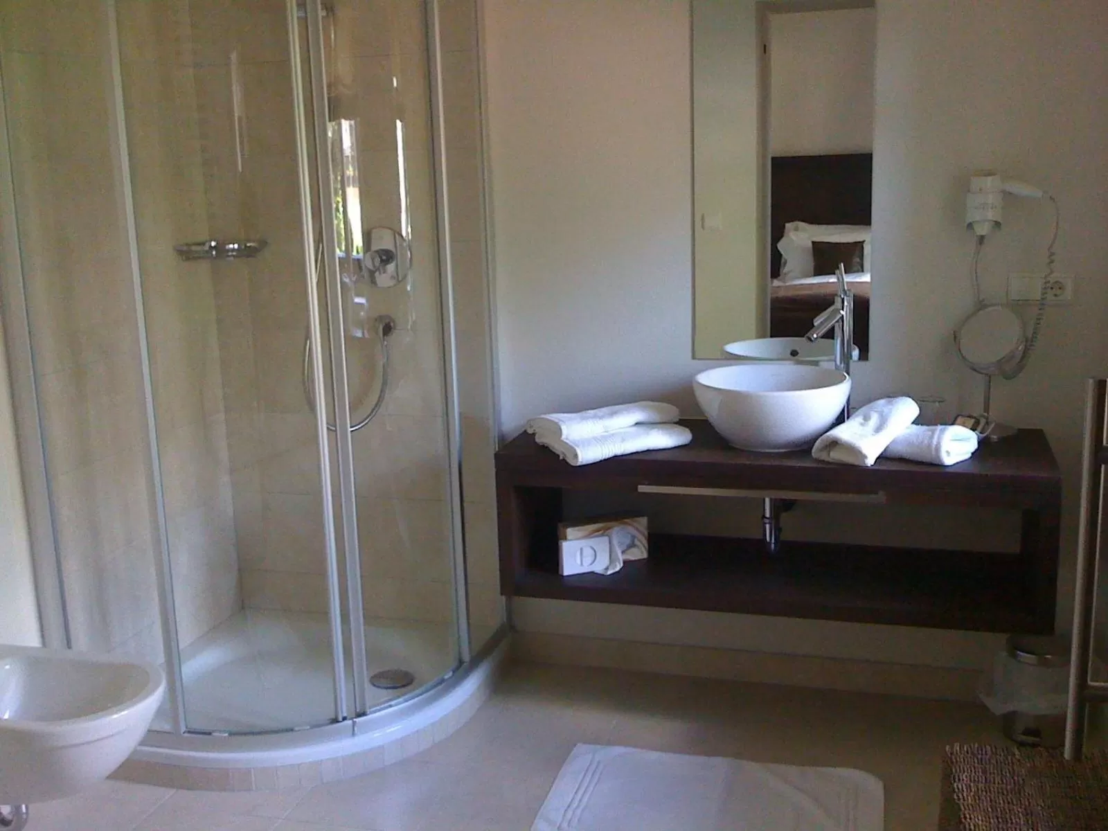 Shower, Bathroom in Mair Am Ort Living Hotel B&B