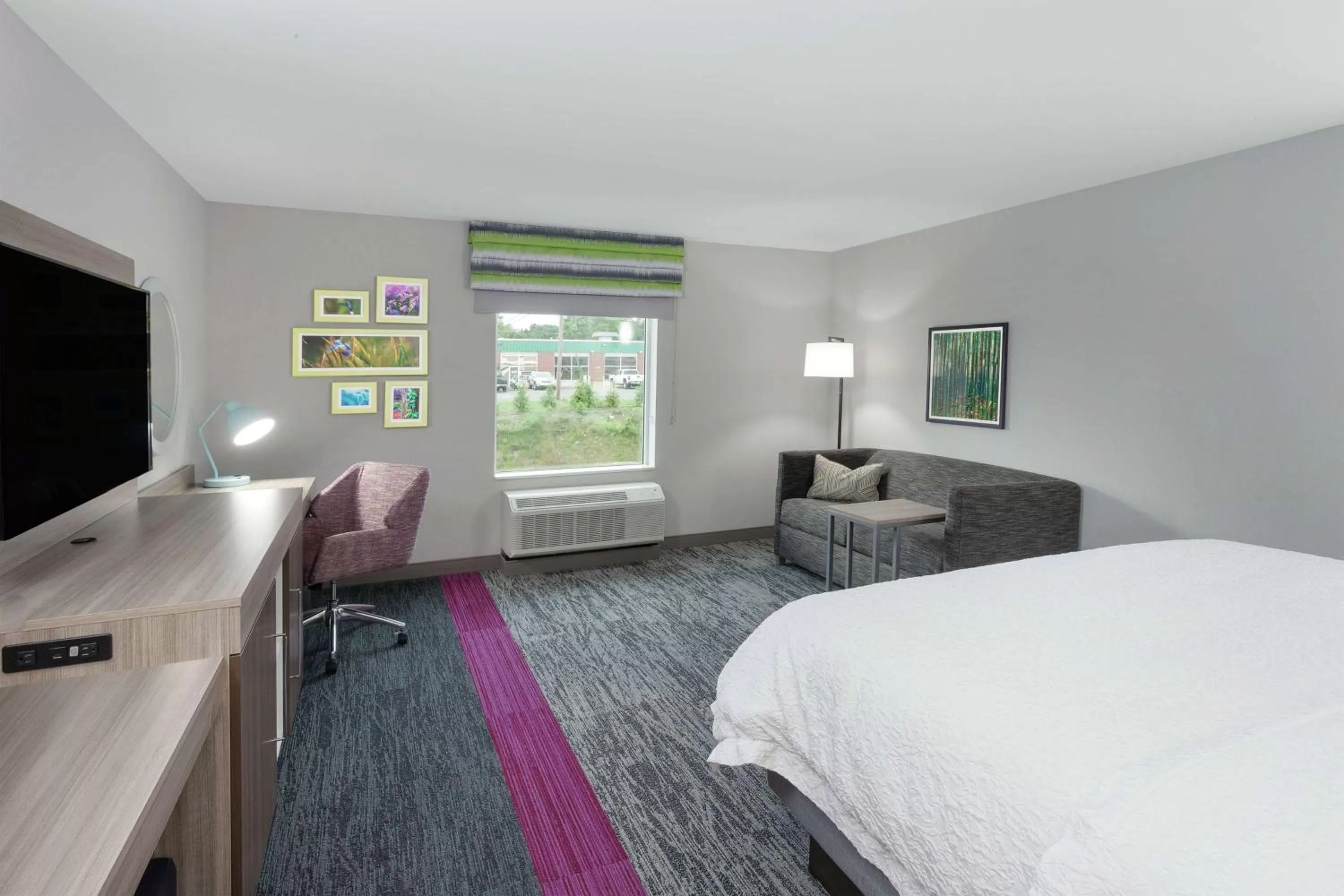 Bedroom, Bed in Hampton Inn & Suites Rocky Hill - Hartford South