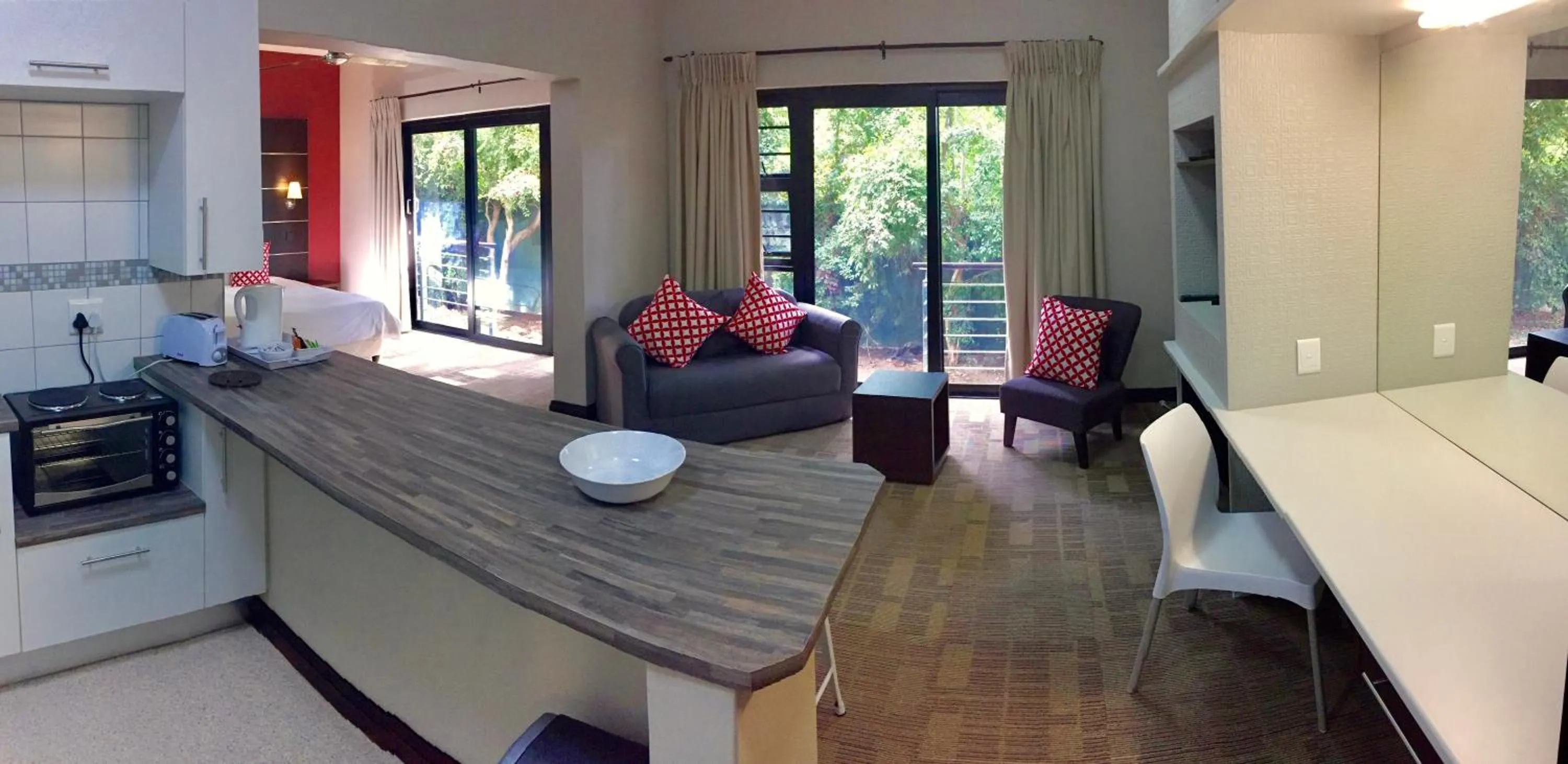 Living room in The Hub Urban Hotel