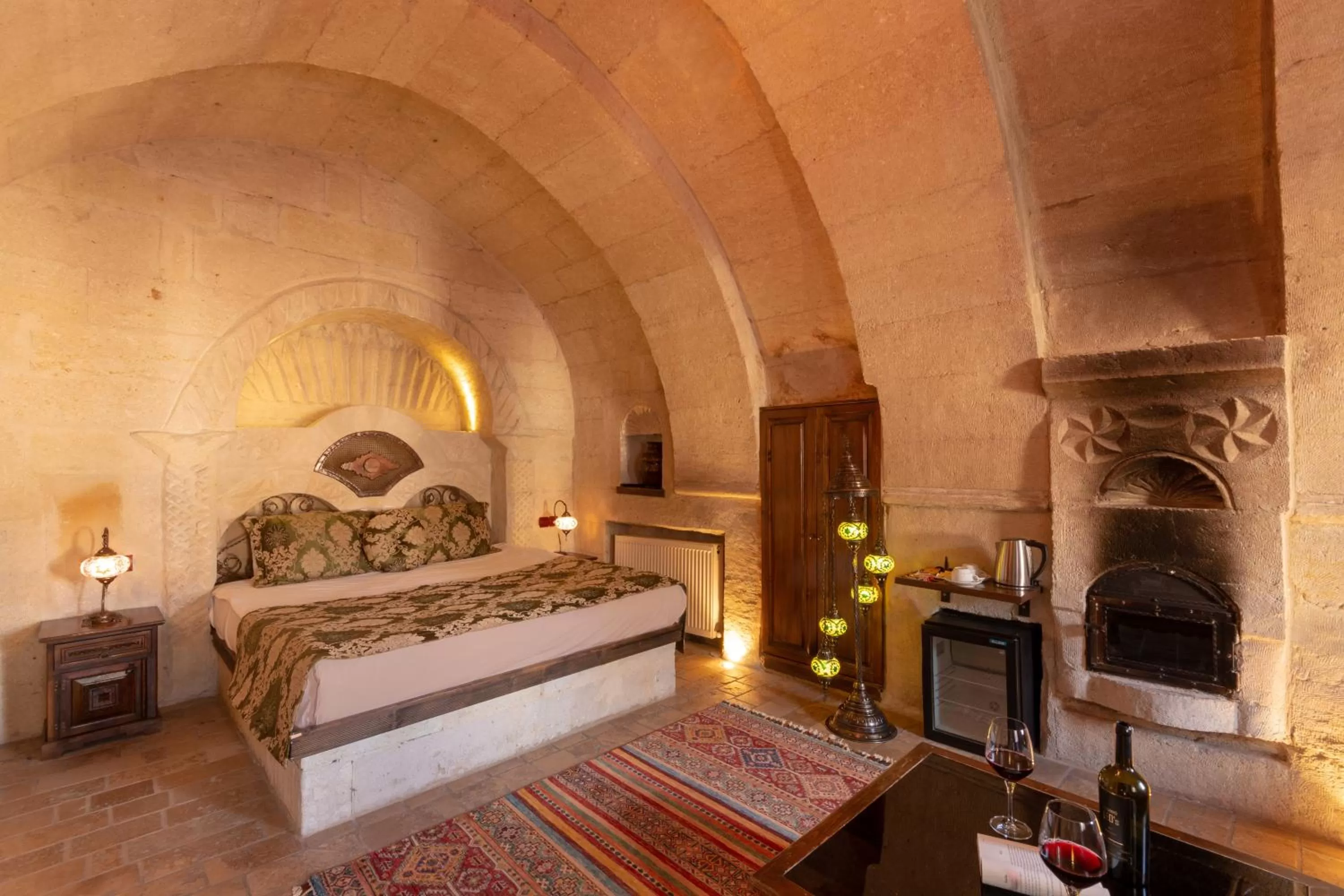 Decorative detail, Bed in Adora Cave Suites -