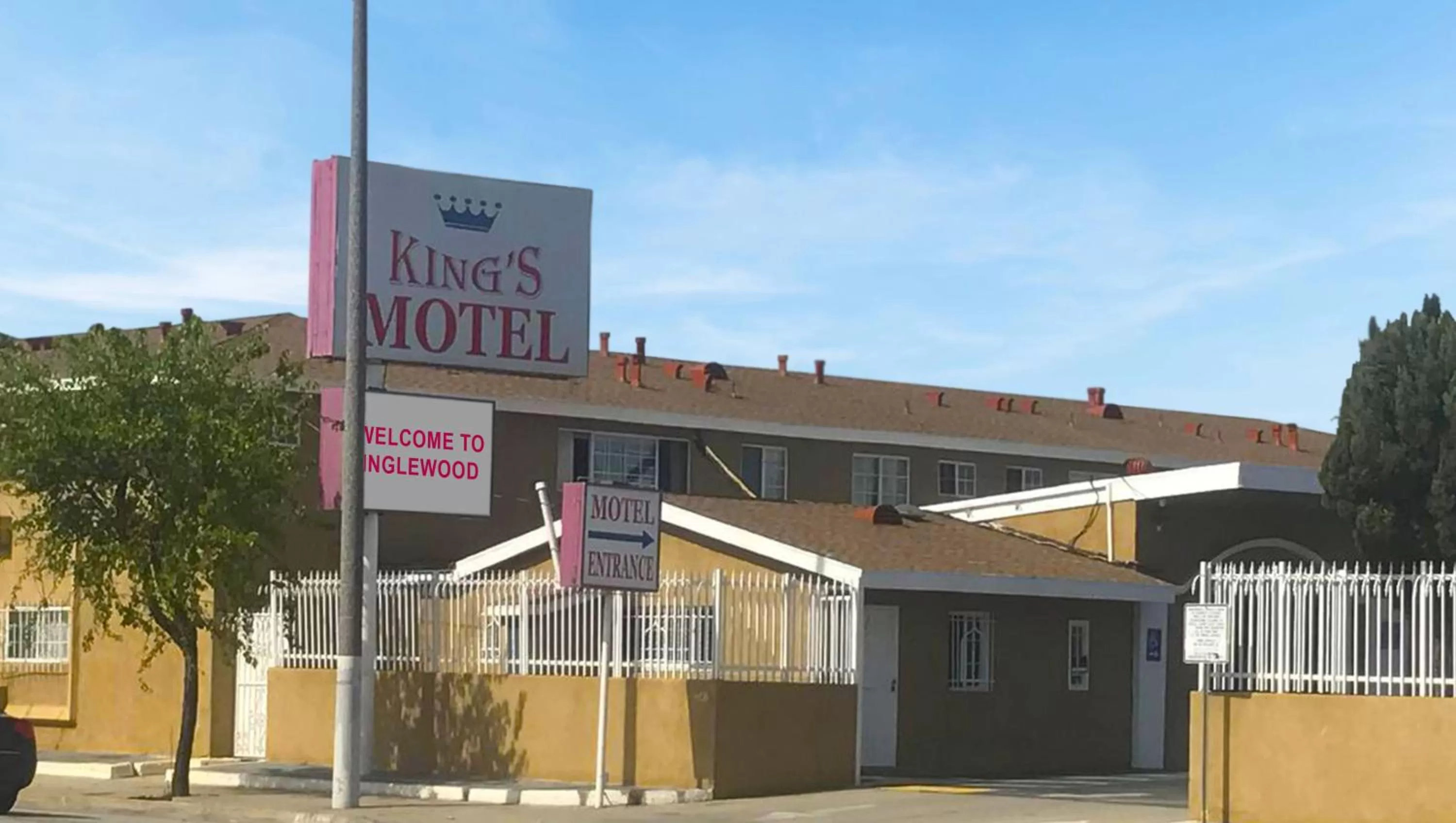 Property building in Kings Motel Inglewood